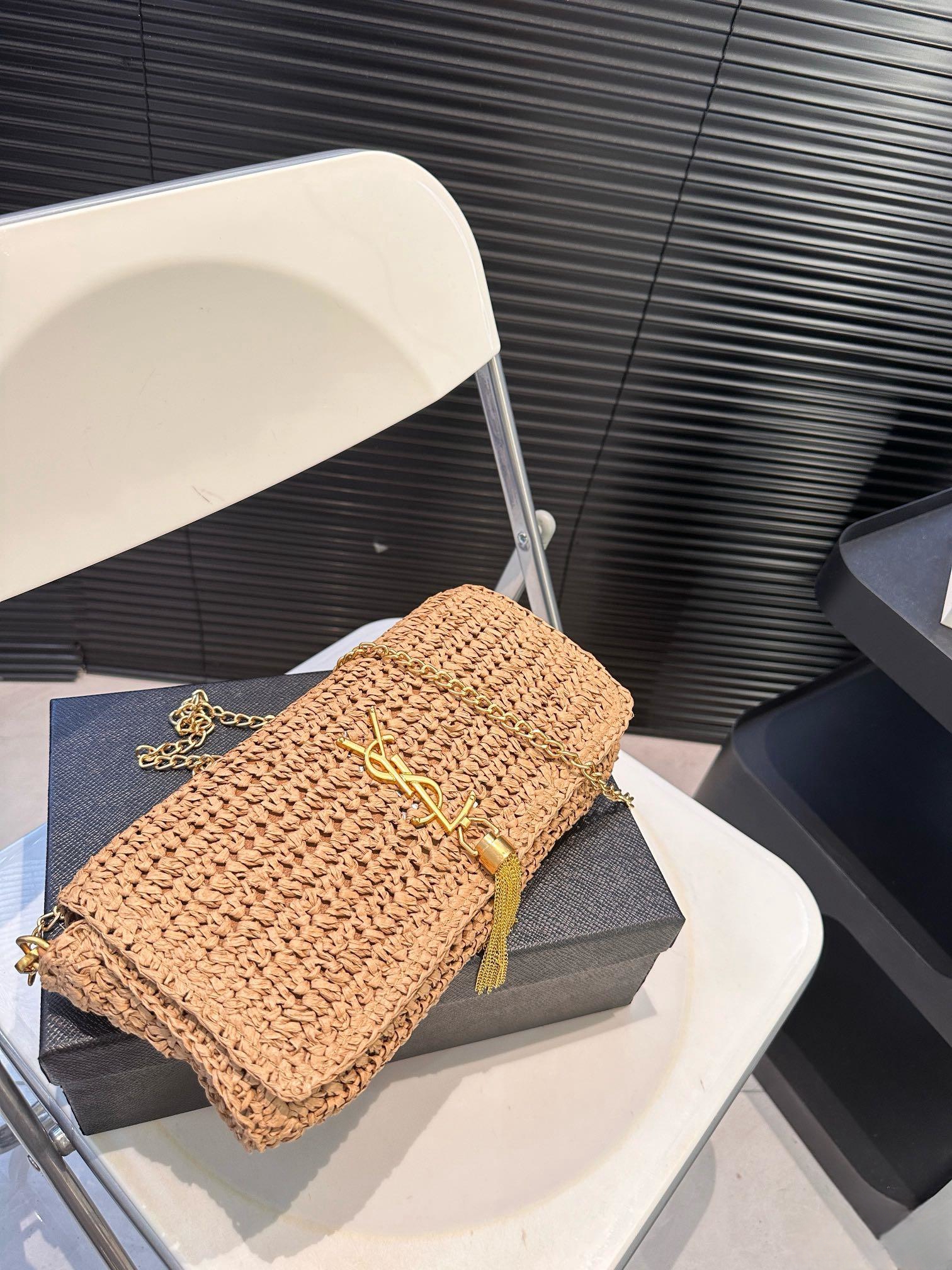 【YSL SAINT LAURENT 公式旗艦店】サンローラン   斜めがけバッグ 当日出荷 好評に付き再入荷！27*12CM  1240722