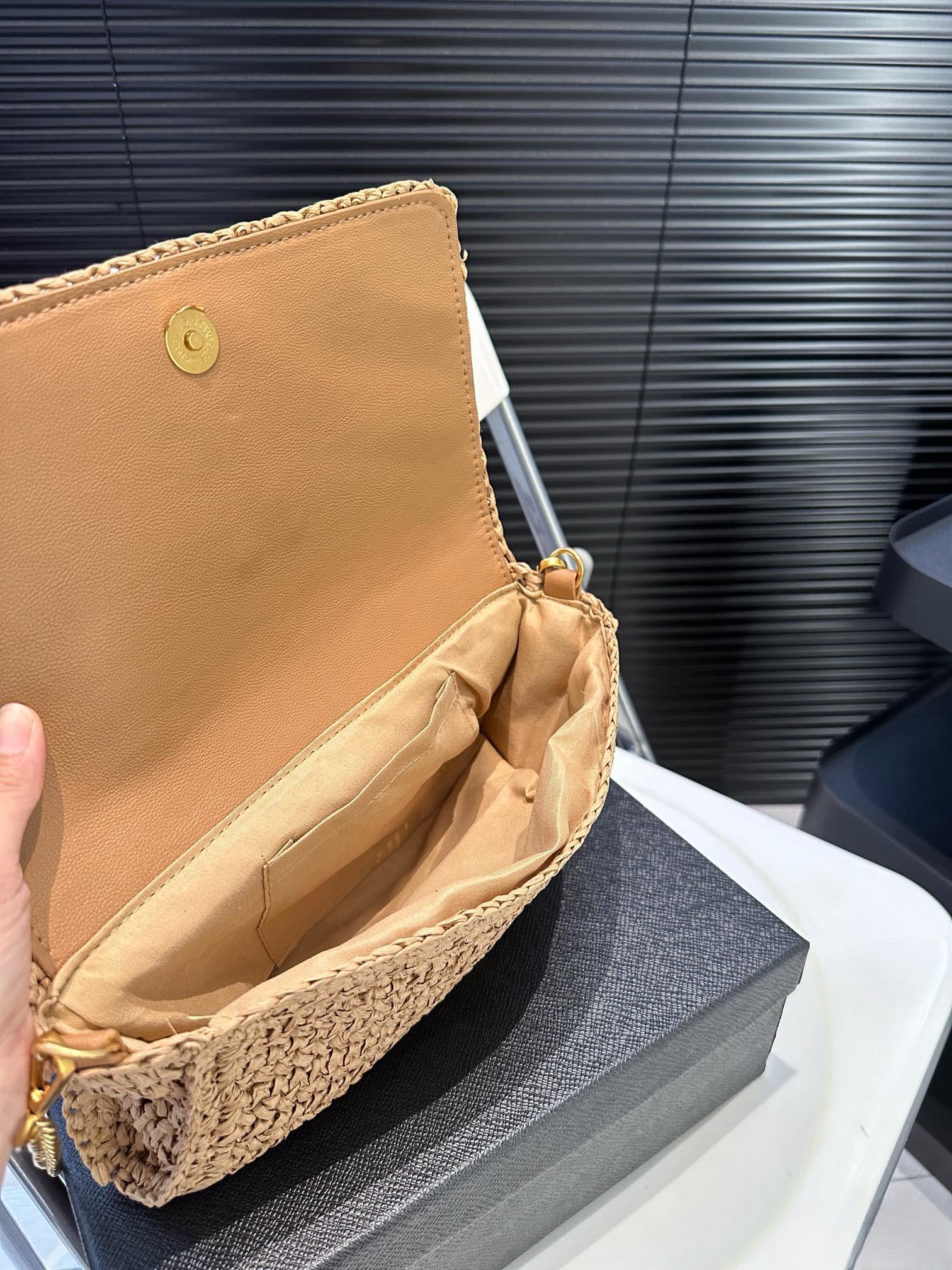 【YSL SAINT LAURENT 公式旗艦店】サンローラン   斜めがけバッグ 当日出荷 好評に付き再入荷！27*12CM  1240722