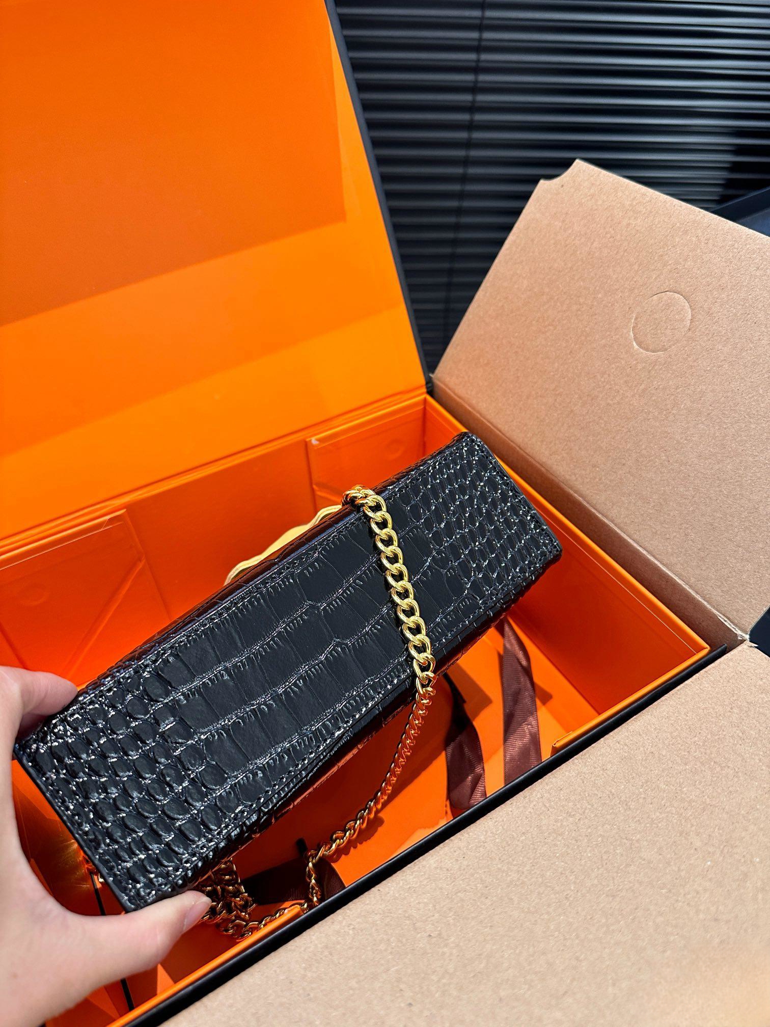 【Hermès 公式旗艦店】エルメス 斜めがけバッグ 当日出荷 好評に付き再入荷！21*14CM  240724