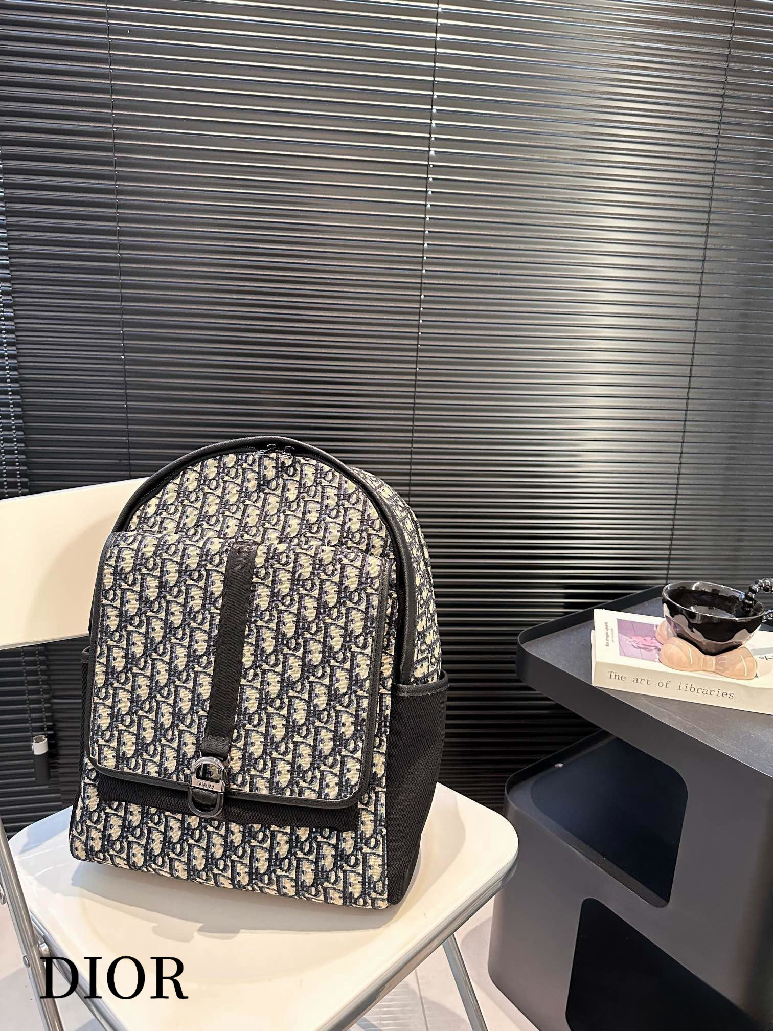 【DIOR公式旗艦店】ディオール リュックサック 当日出荷 好評に付き再入荷！31*40CM 240720