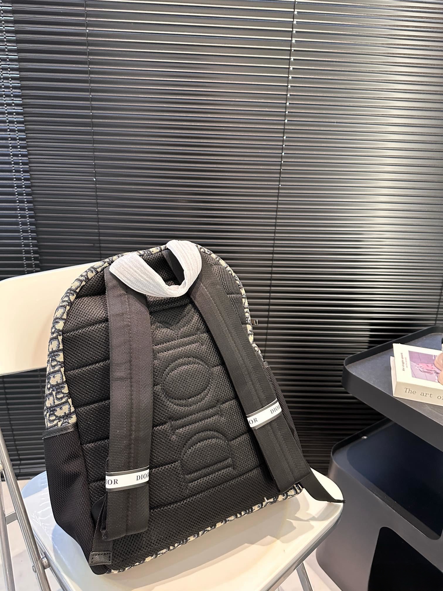 【DIOR公式旗艦店】ディオール リュックサック 当日出荷 好評に付き再入荷！31*40CM 240720