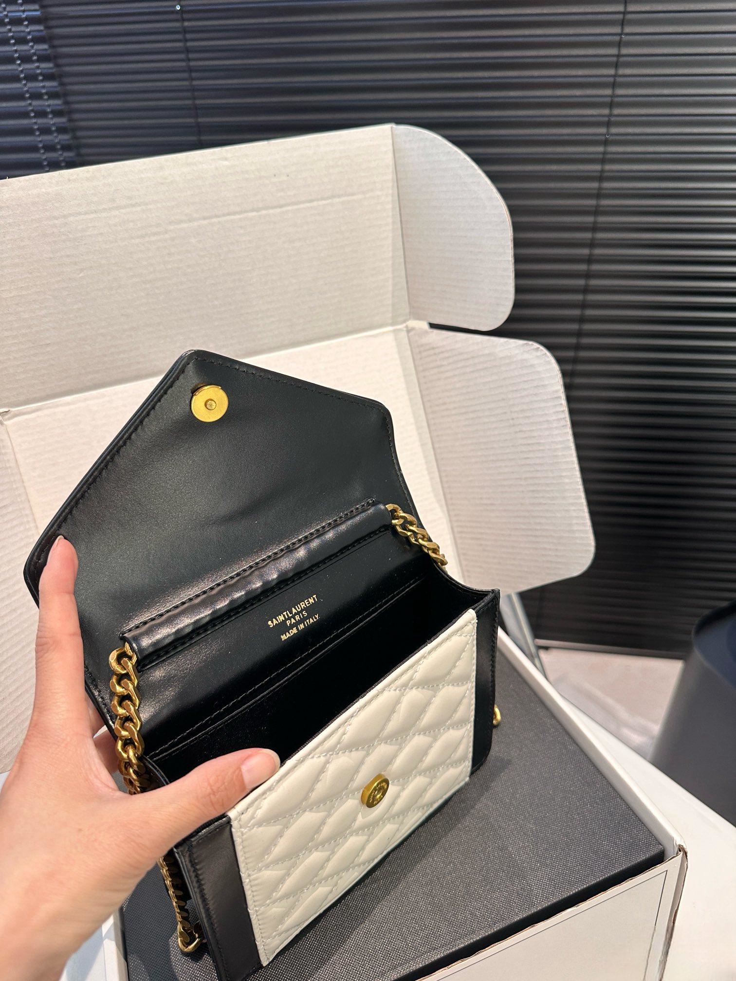 【YSL SAINT LAURENT 公式旗艦店】サンローラン   斜めがけバッグ 当日出荷 好評に付き再入荷！17*13.5CM  1240722