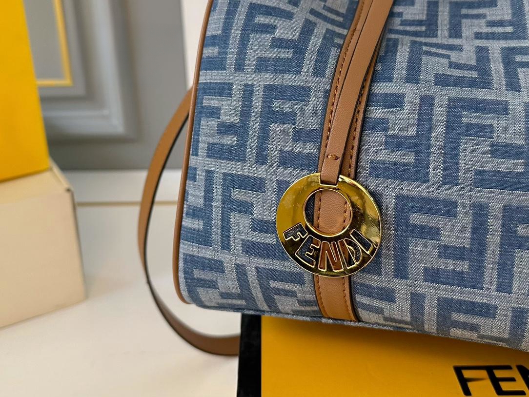 【FENDI  公式旗艦店】フェンディ  ハンドバッグ  当日出荷 好評に付き再入荷！30*20CM  240720