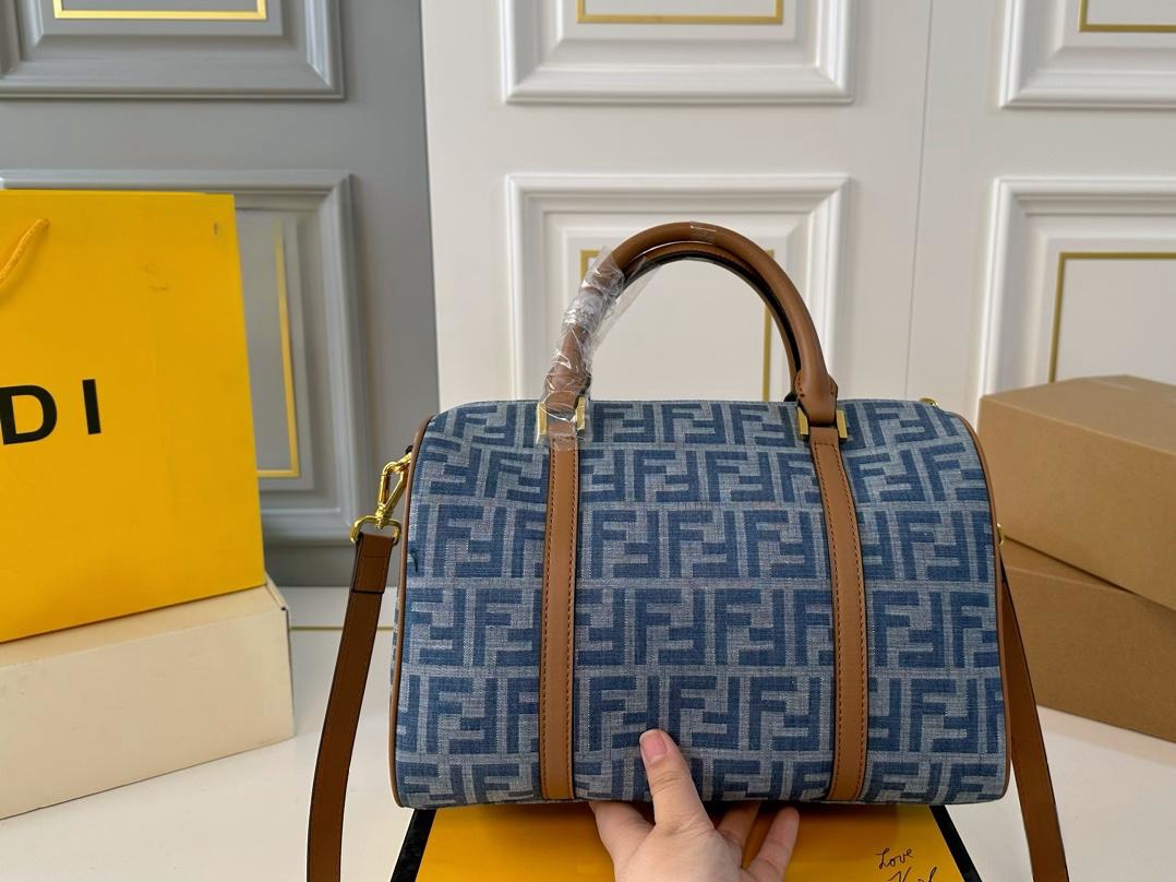 【FENDI  公式旗艦店】フェンディ  ハンドバッグ  当日出荷 好評に付き再入荷！30*20CM  240720