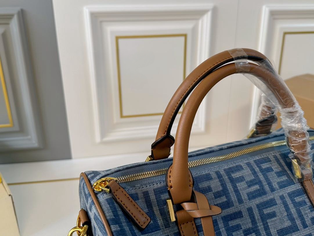 【FENDI  公式旗艦店】フェンディ  ハンドバッグ  当日出荷 好評に付き再入荷！30*20CM  240720