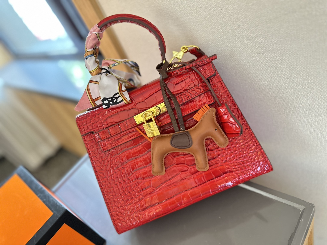 【Hermès 公式旗艦店】エルメス 斜めがけバッグ 当日出荷 好評に付き再入荷！25CM  240724