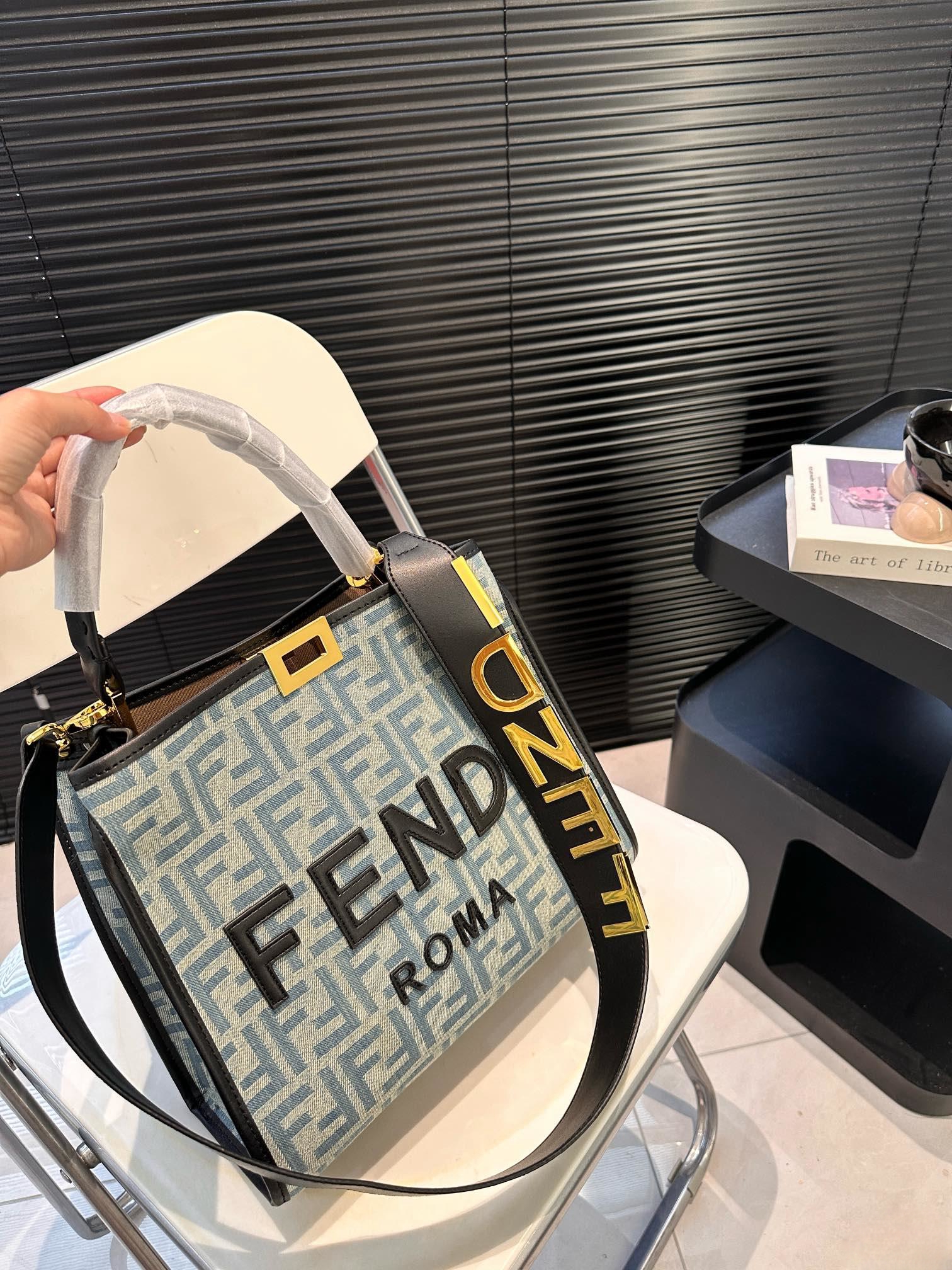 【FENDI  公式旗艦店】フェンディ 斜めがけバッグ  当日出荷 好評に付き再入荷！29*25CM  240720