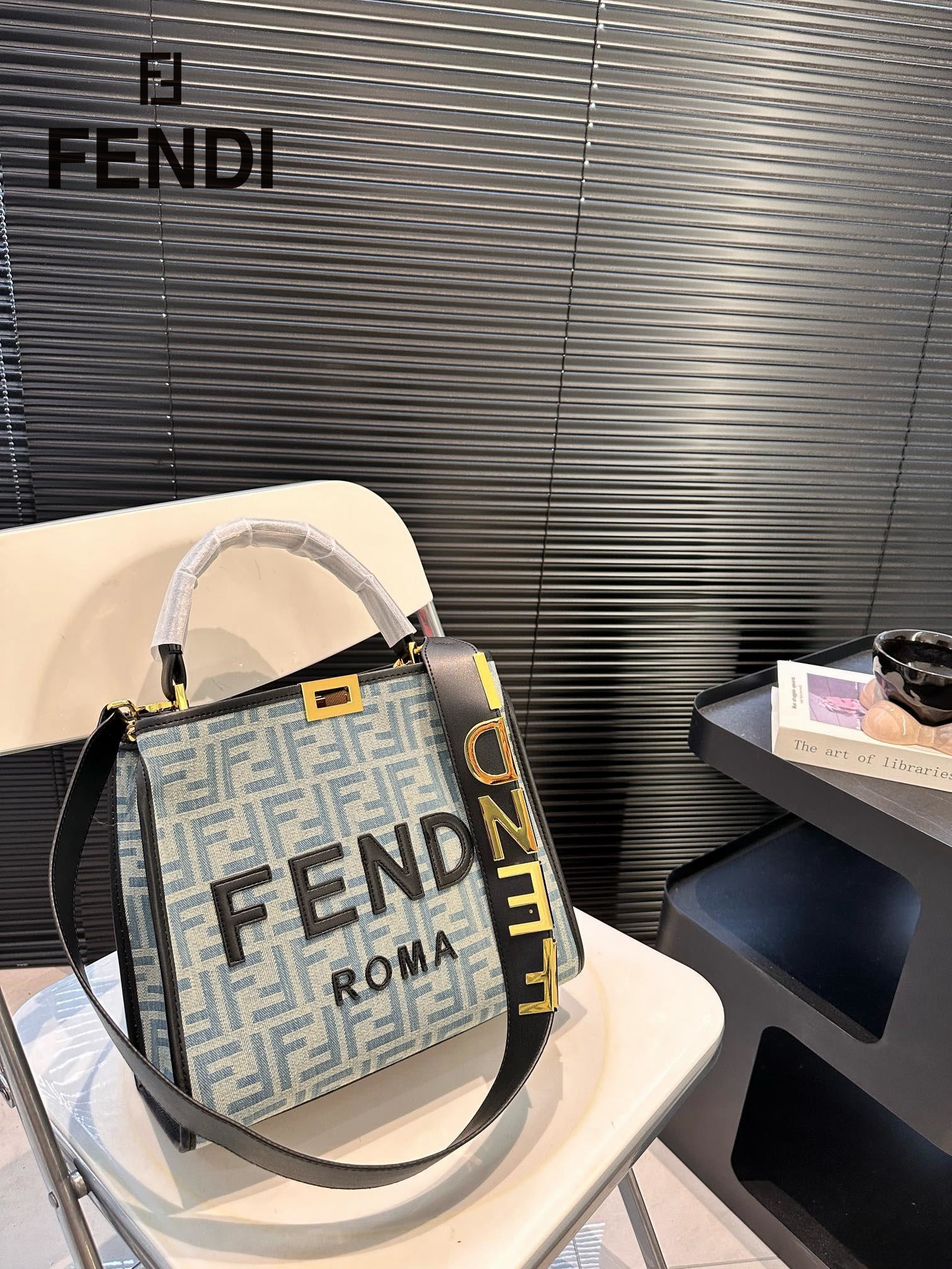 【FENDI  公式旗艦店】フェンディ 斜めがけバッグ  当日出荷 好評に付き再入荷！29*25CM  240720