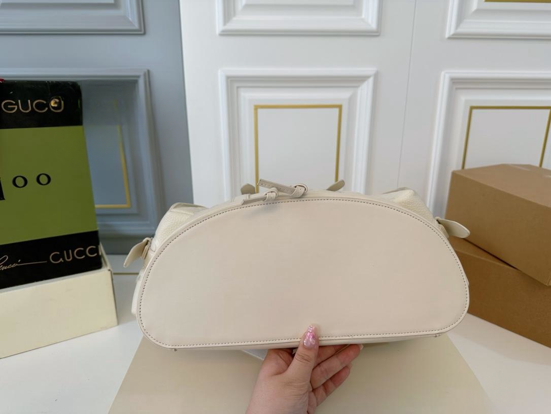 【GUCCI 公式旗艦店】グッチ 斜めがけバッグ 当日出荷 好評に付き再入荷！33*40CM  240724