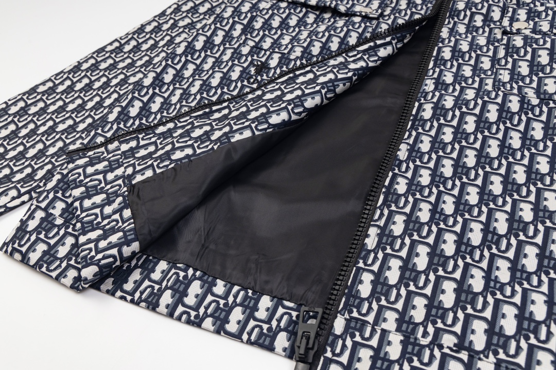 【DIOR  公式旗艦店】ディオール   ジャケット着 好評に付き再入荷！241119