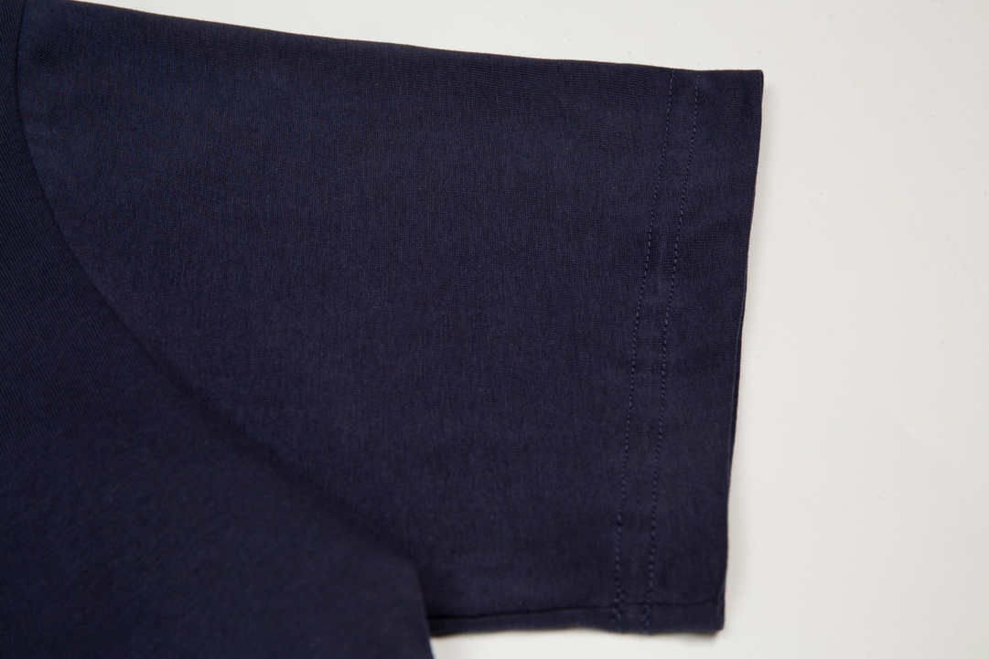 【BURBERRY  公式旗艦店】バーバリー Tシャツ ご好評に付き再入荷 240718