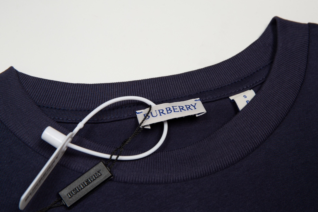 【BURBERRY  公式旗艦店】バーバリー Tシャツ ご好評に付き再入荷 240718