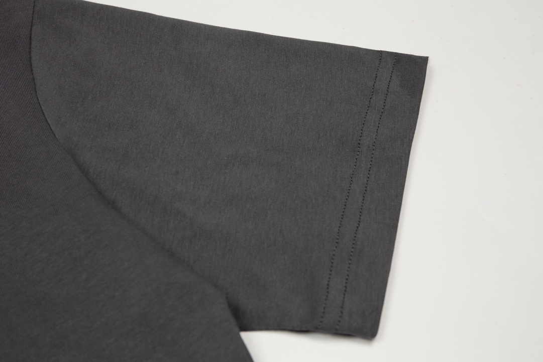 【GIVENCHY  公式旗艦店】ジバンシー  Tシャツご好評に付き再入荷 240718