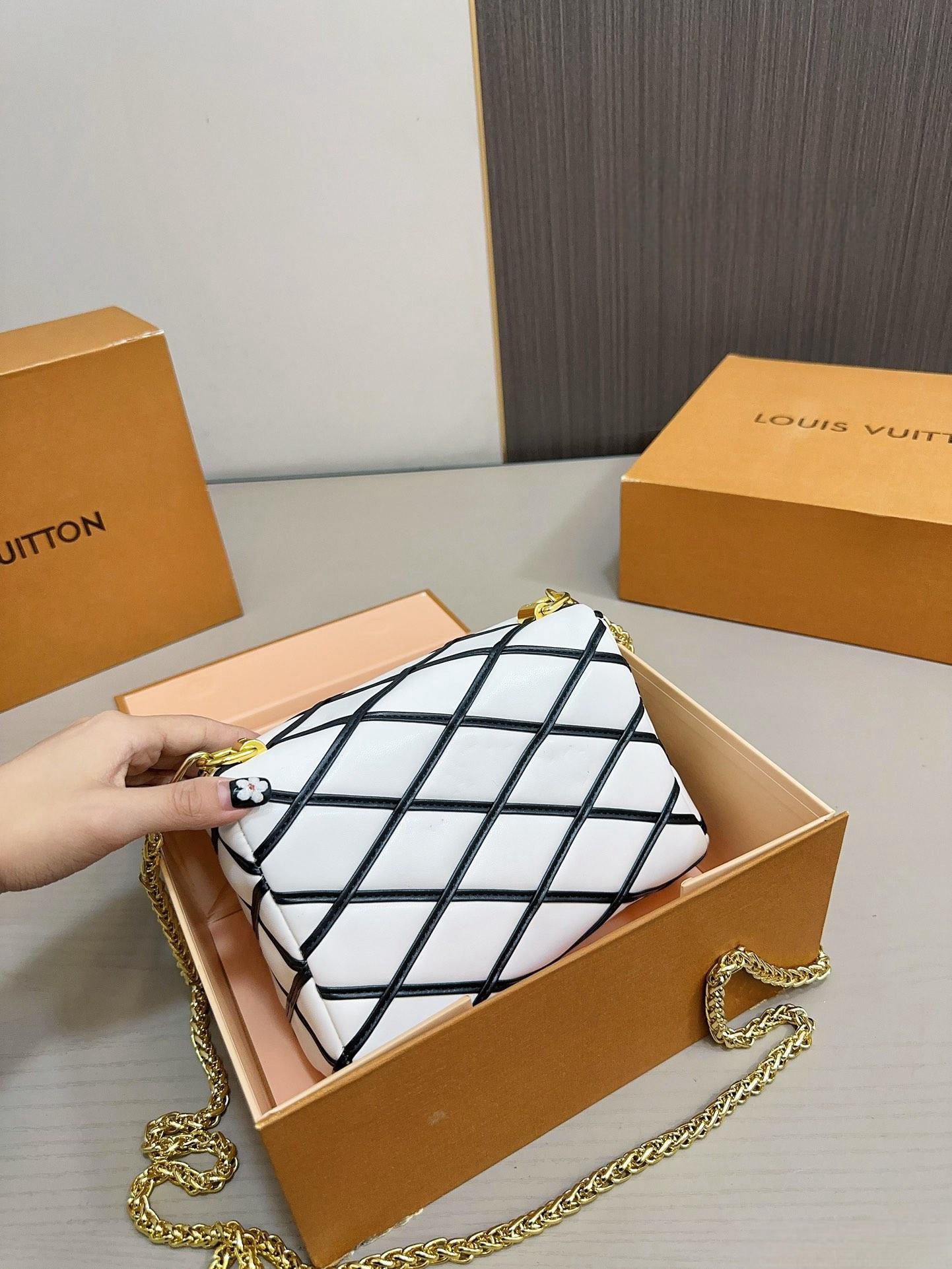 【LOUIS VUITTON 公式旗艦店】ルイヴィトン  斜めがけバッグ 当日出荷 好評に付き再入荷！21*15CM  1240722