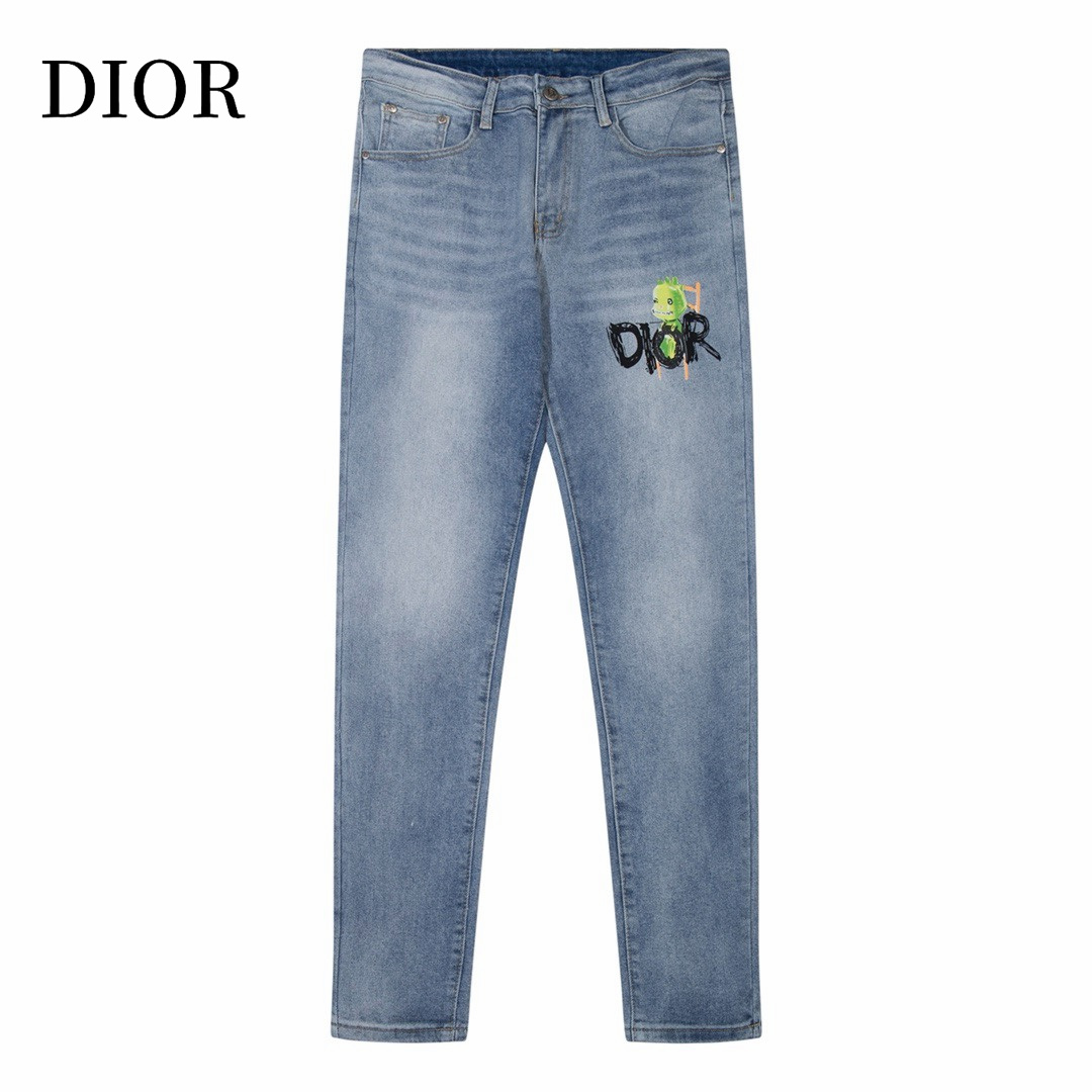 【DIOR 公式旗艦店】ディオール  ジーパン  ご好評に付き再入荷  240831
