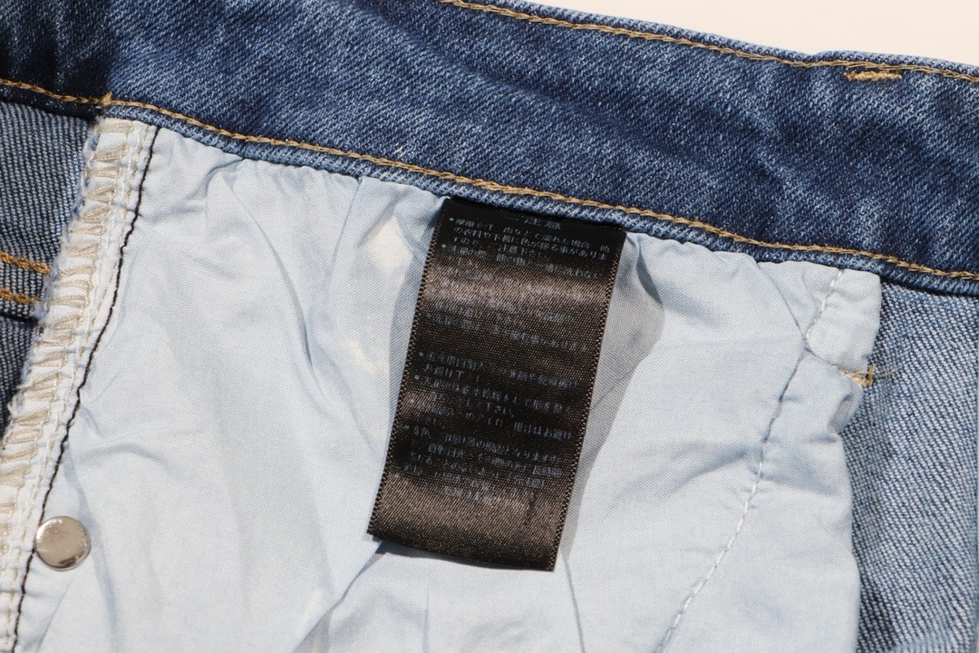 【DIOR 公式旗艦店】ディオール  ジーパン  ご好評に付き再入荷  240831