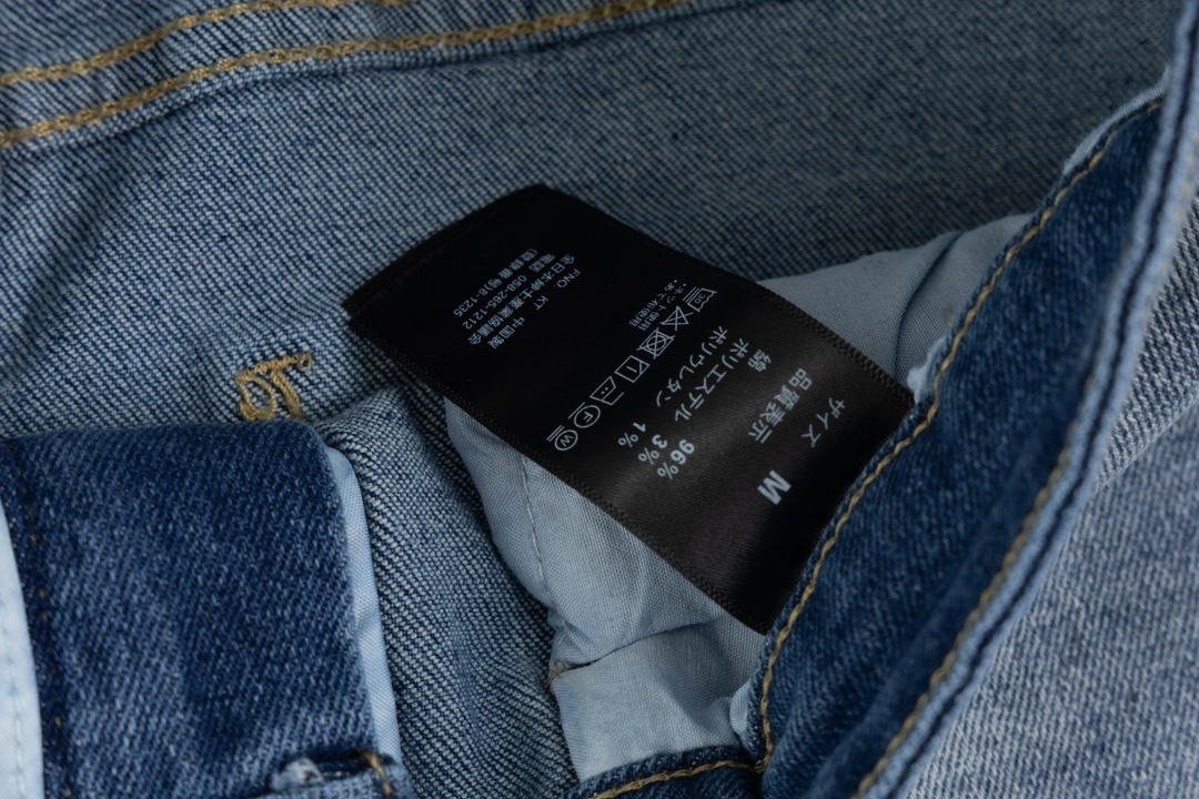 【DIOR 公式旗艦店】ディオール  ジーパン  ご好評に付き再入荷  240831