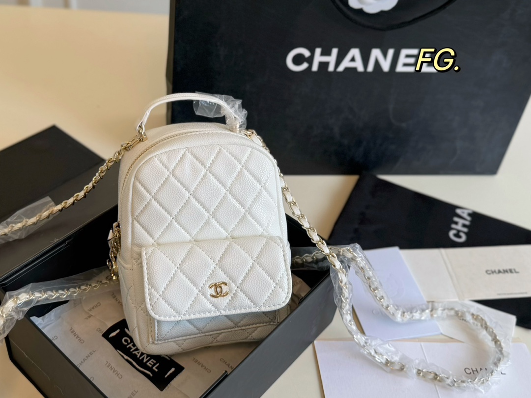 【CHANEL 公式旗艦店】シャネル リュックサック 当日出荷 好評に付き再入荷！13*19CM  240723