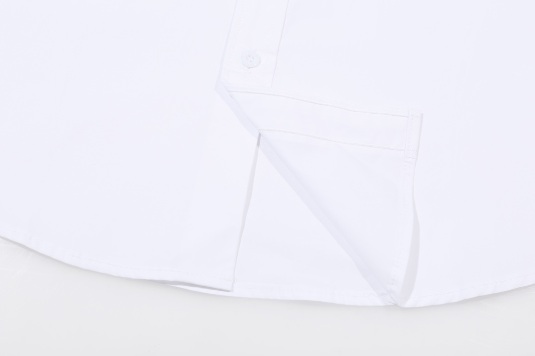 【BALENCIAGA 公式旗艦店】バレンシアガ  シャツ  ご好評に付き再入荷！