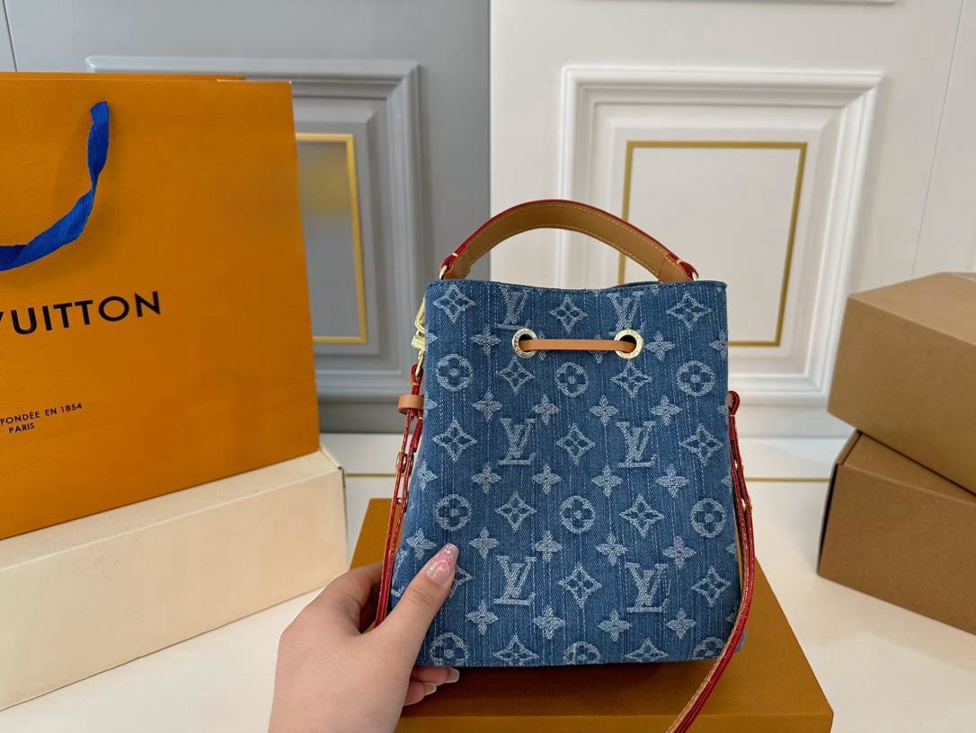 【LOUIS VUITTON 公式旗艦店】ルイヴィトン  斜めがけバッグ 当日出荷 好評に付き再入荷！20*21CM  1240722