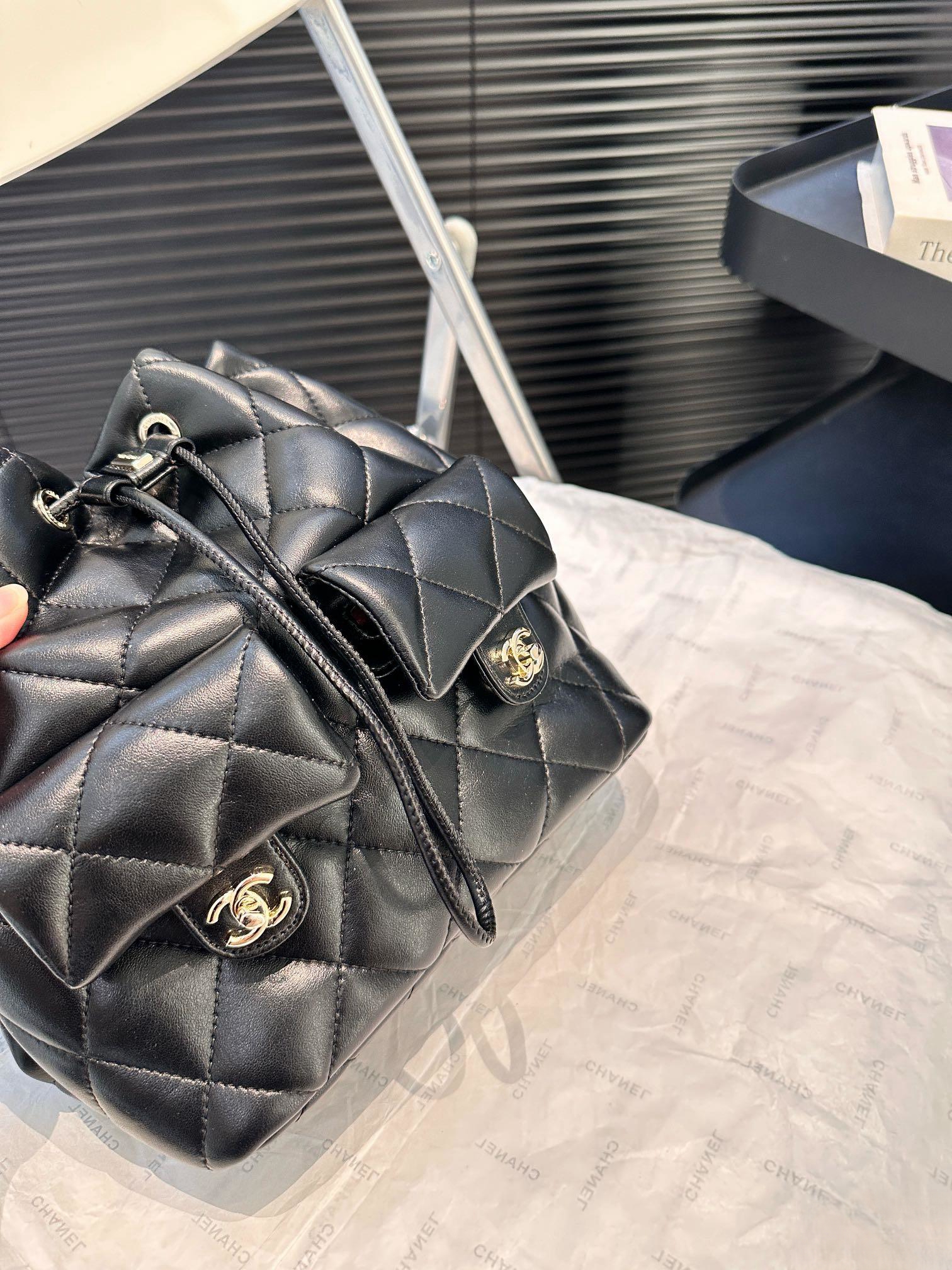 【CHANEL 公式旗艦店】シャネル リュックサック 当日出荷 好評に付き再入荷！20*22CM  240723