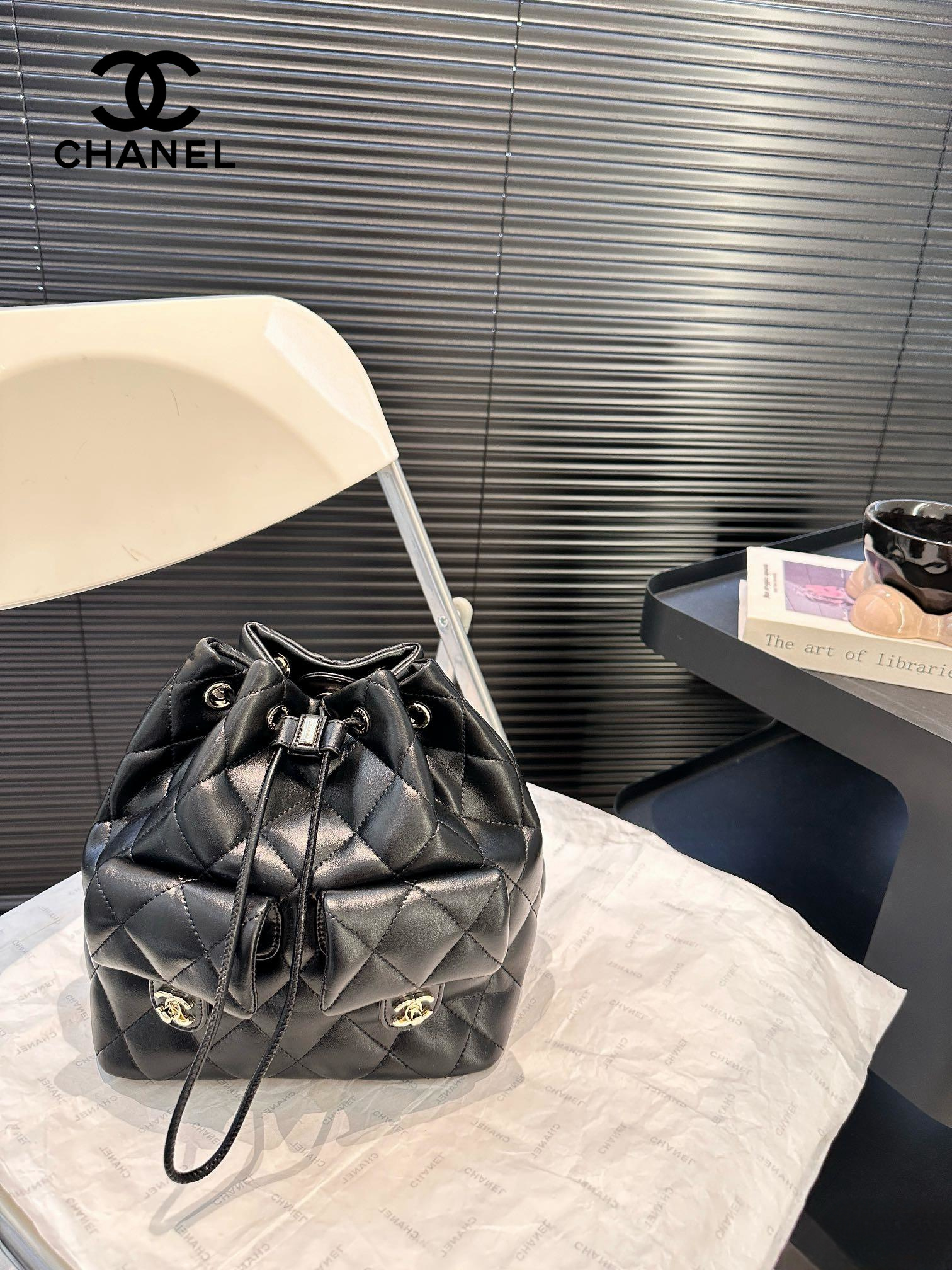 【CHANEL 公式旗艦店】シャネル リュックサック 当日出荷 好評に付き再入荷！20*22CM  240723