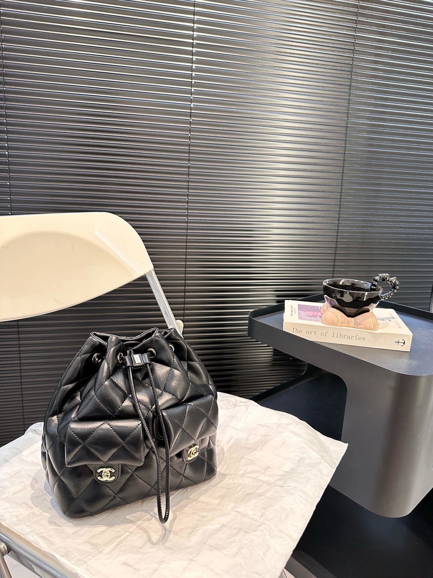 【CHANEL 公式旗艦店】シャネル リュックサック 当日出荷 好評に付き再入荷！20*22CM  240723