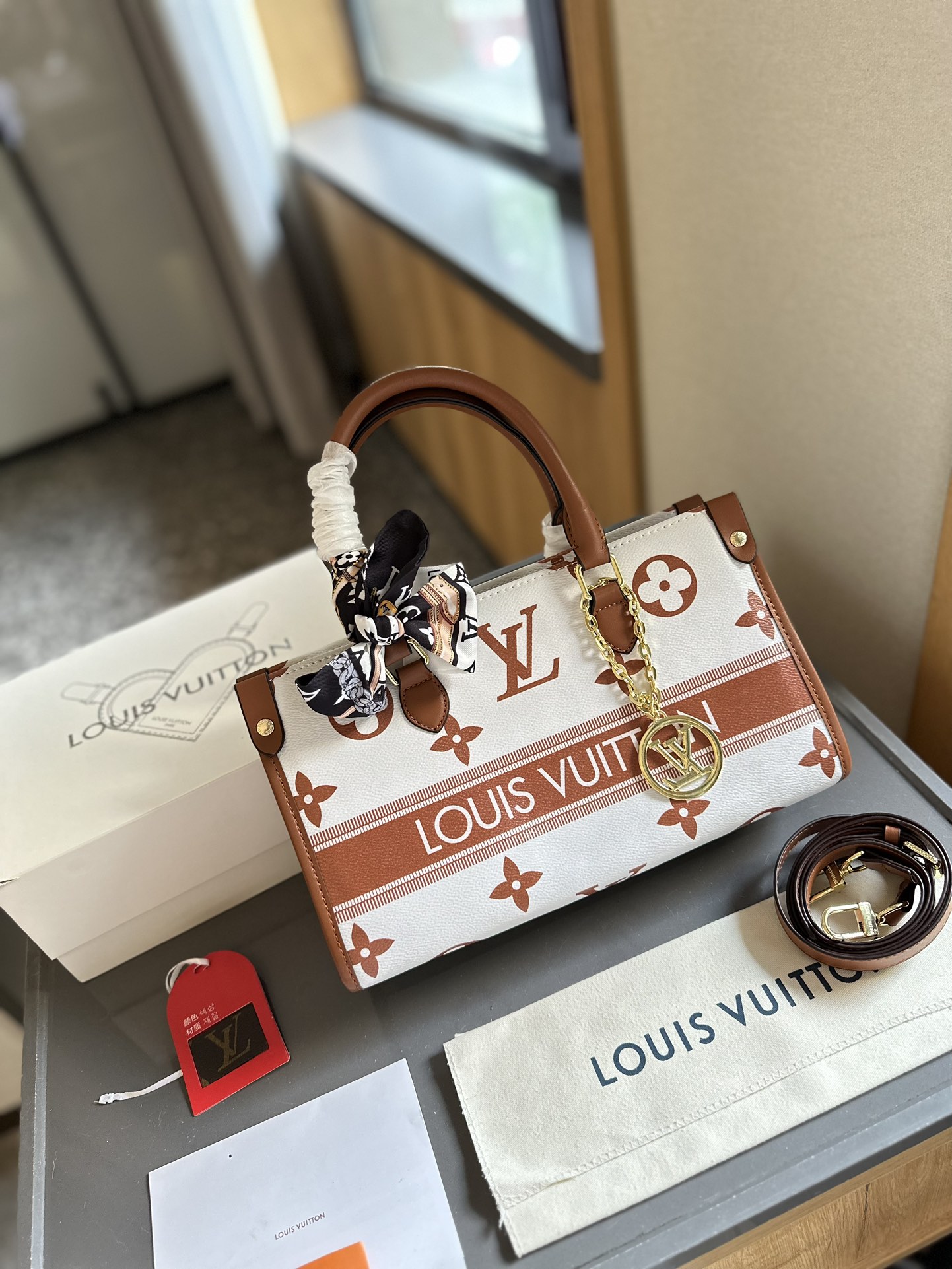 【LOUIS VUITTON 公式旗艦店】ルイヴィトン  斜めがけバッグ 当日出荷 好評に付き再入荷！25*14CM  240722