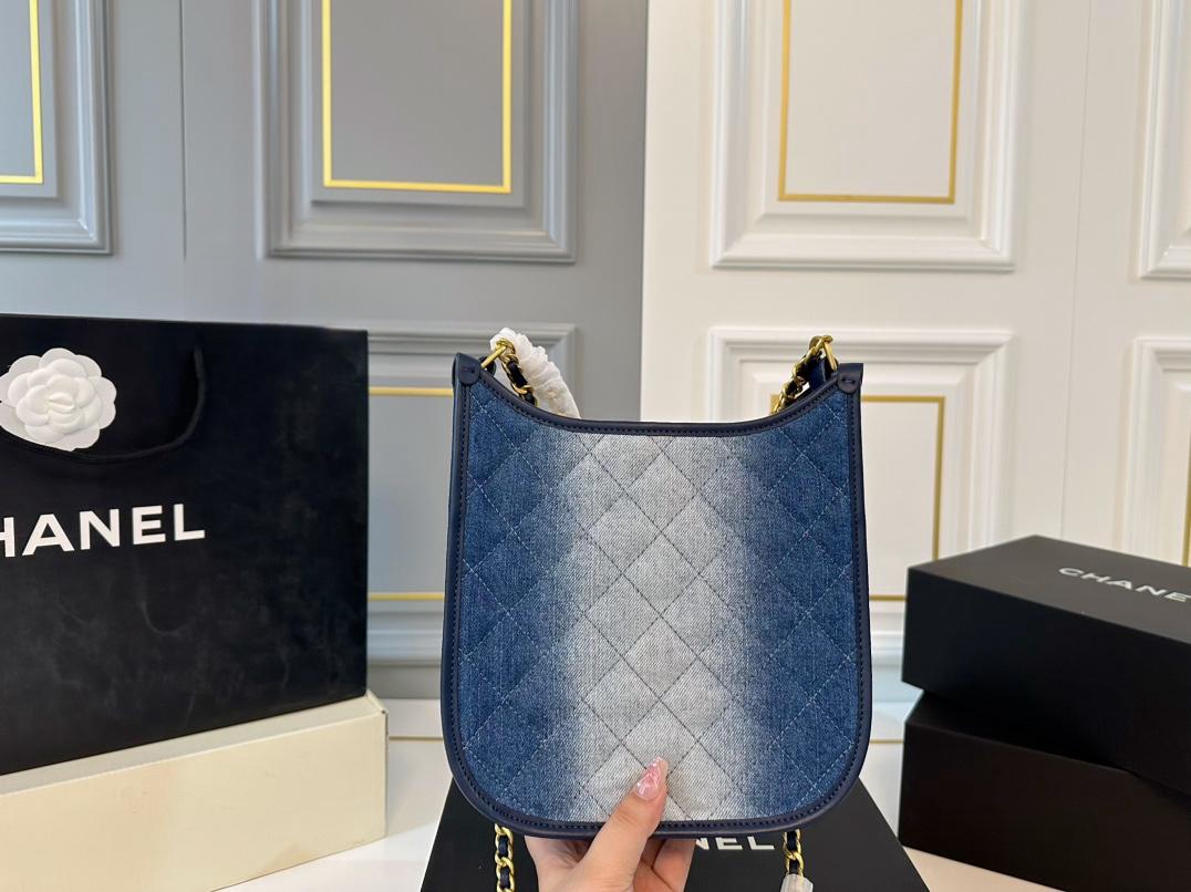 【CHANEL 公式旗艦店】シャネル 斜めがけバッグ 当日出荷 好評に付き再入荷！22*21CM  240723