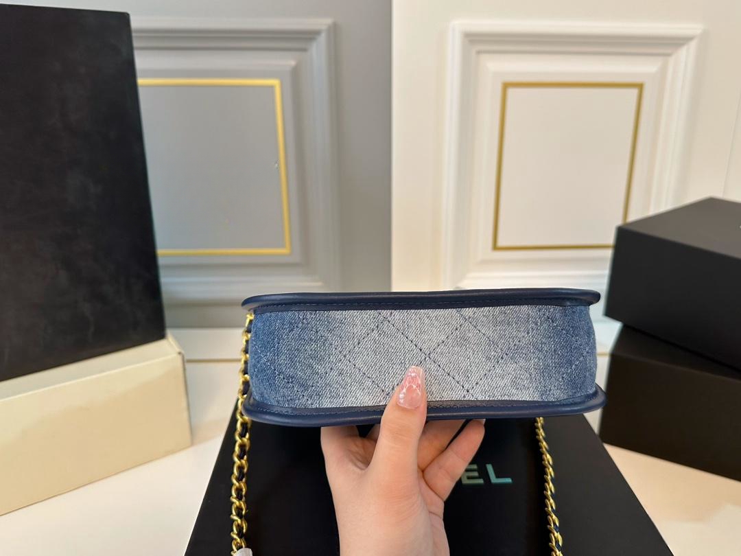 【CHANEL 公式旗艦店】シャネル 斜めがけバッグ 当日出荷 好評に付き再入荷！22*21CM  240723