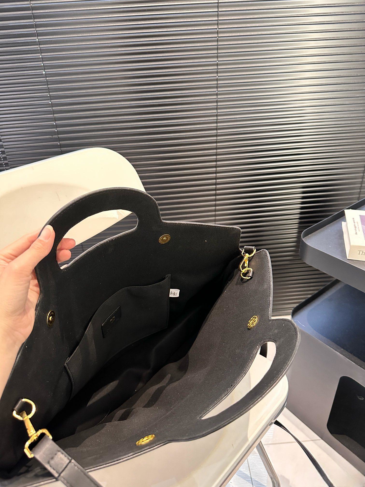 【CHANEL 公式旗艦店】シャネル 斜めがけバッグ 当日出荷 好評に付き再入荷！45*28CM  240723