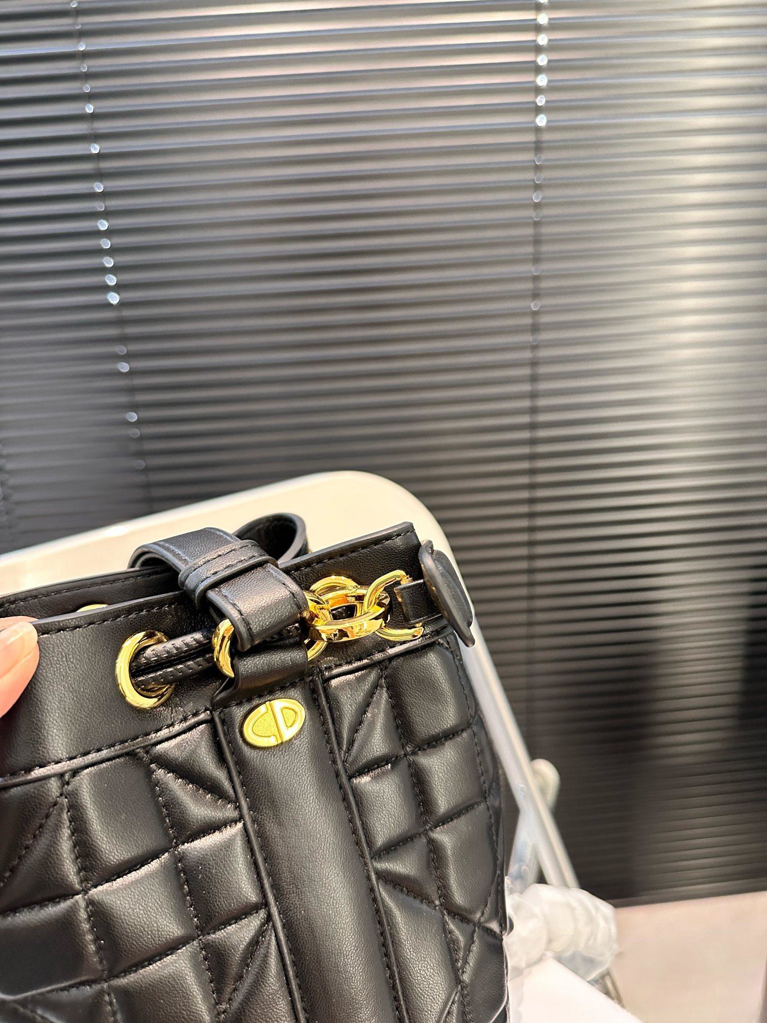 【DIOR公式旗艦店】ディオール リュックサック 当日出荷 好評に付き再入荷！15*24CM 240720