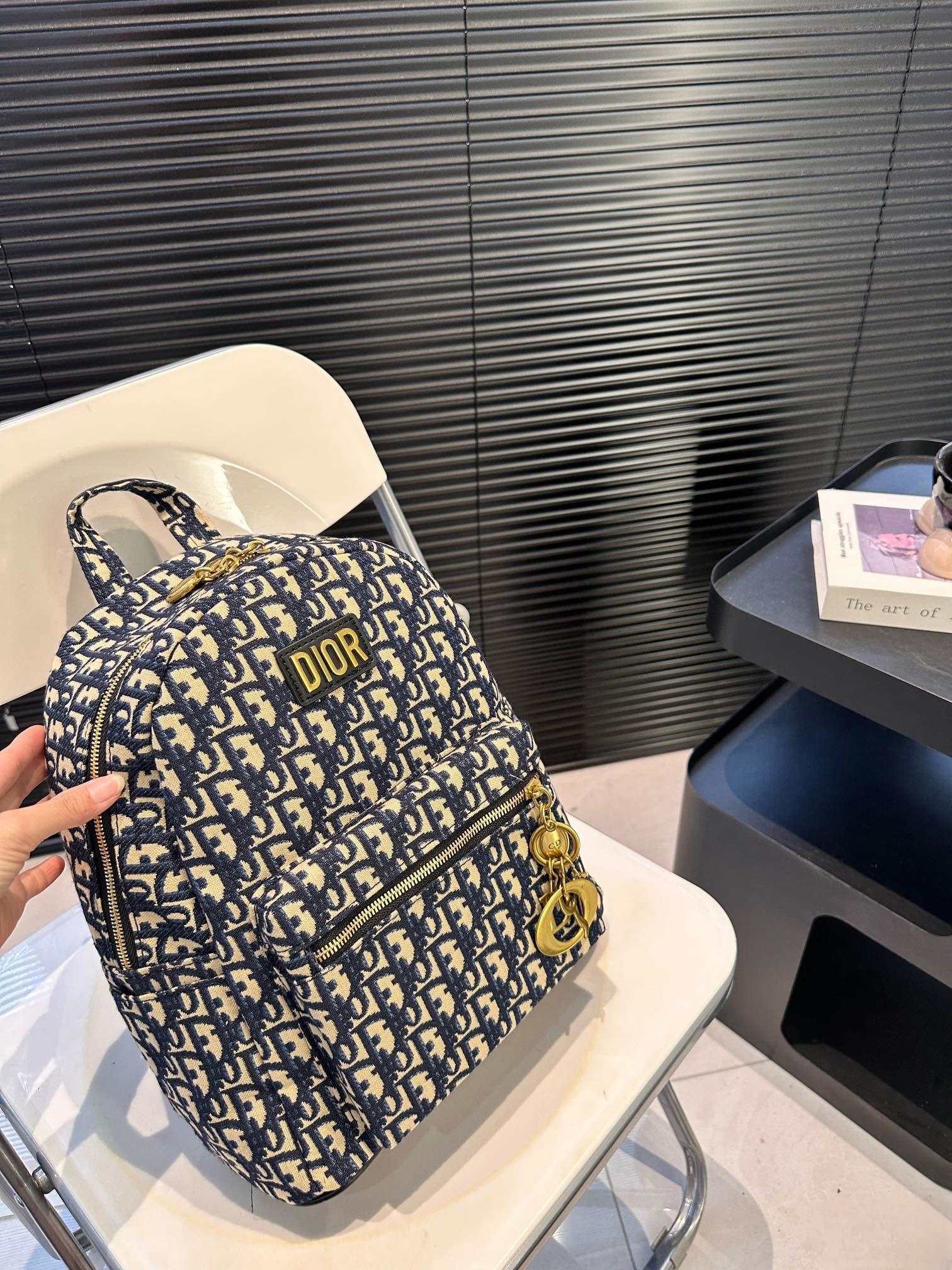 【DIOR公式旗艦店】ディオール リュックサック 当日出荷 好評に付き再入荷！27*32CM 240720