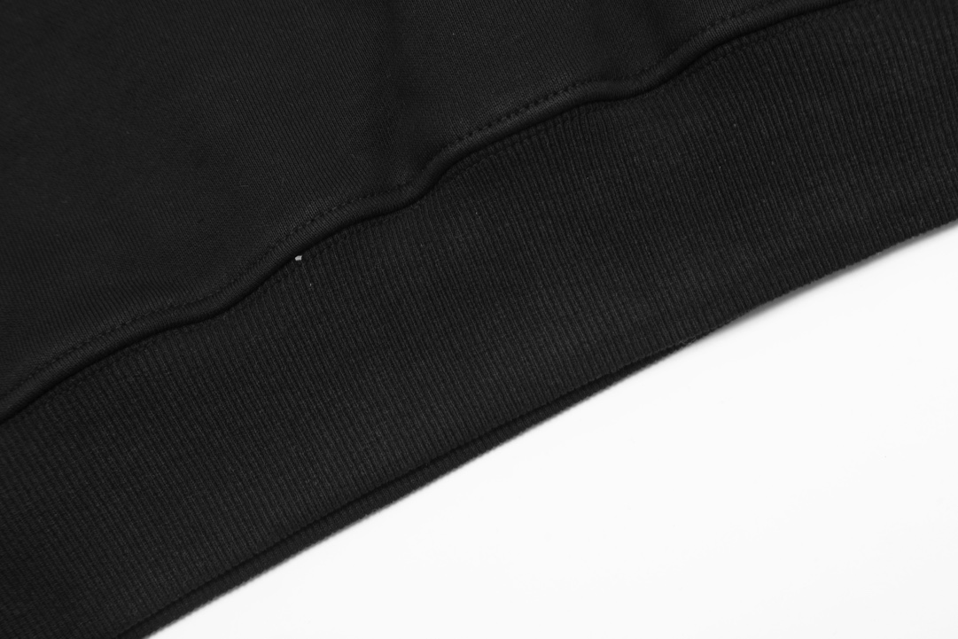 【OFF-WHITE  公式旗艦店】オフホワイトパーカースウェットご好評に付き再入荷 240806