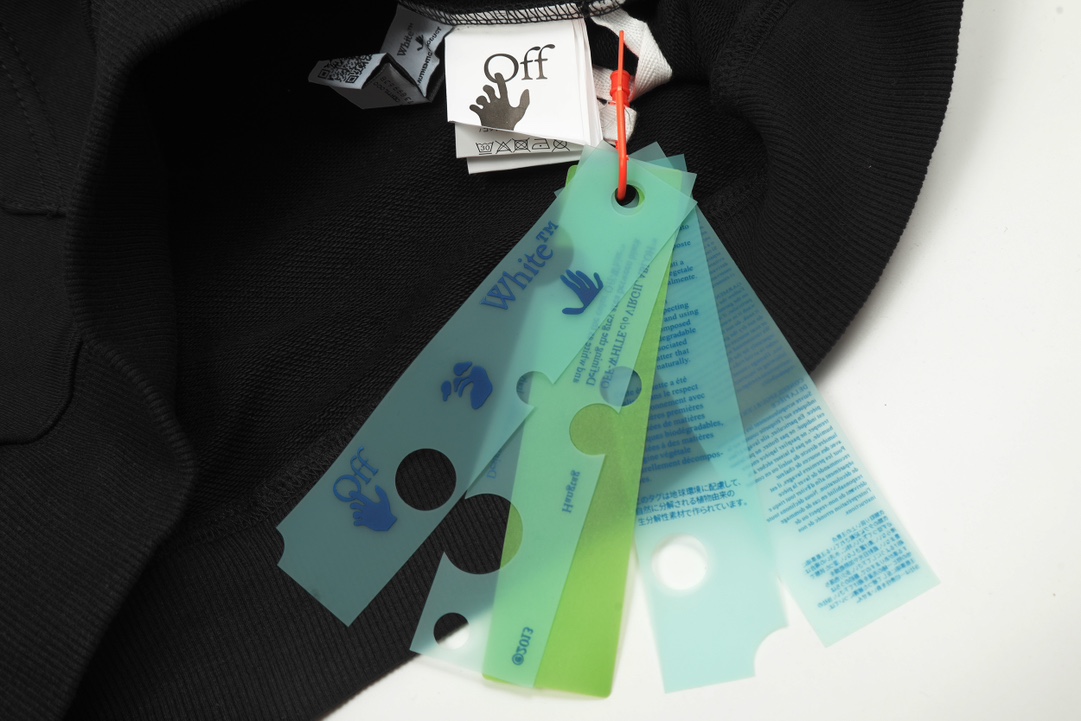 【OFF-WHITE  公式旗艦店】オフホワイトパーカースウェットご好評に付き再入荷 240806