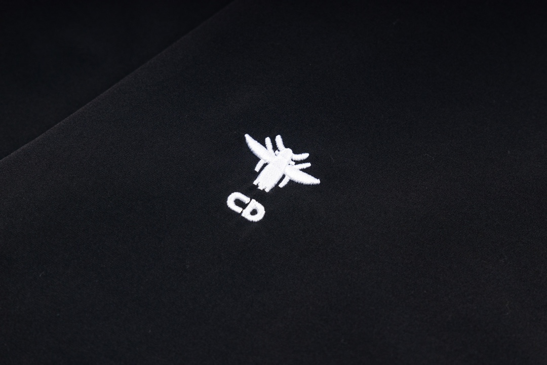 【DIOR  公式旗艦店】ディオール  シャツ  ご好評に付き再入荷 240715