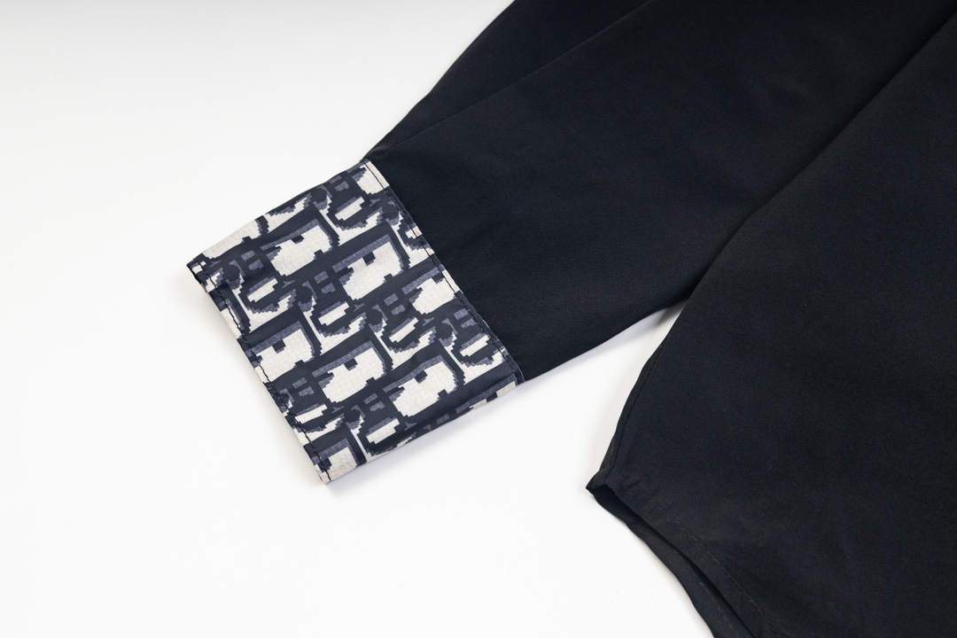 【DIOR  公式旗艦店】ディオール  シャツ  ご好評に付き再入荷 240715