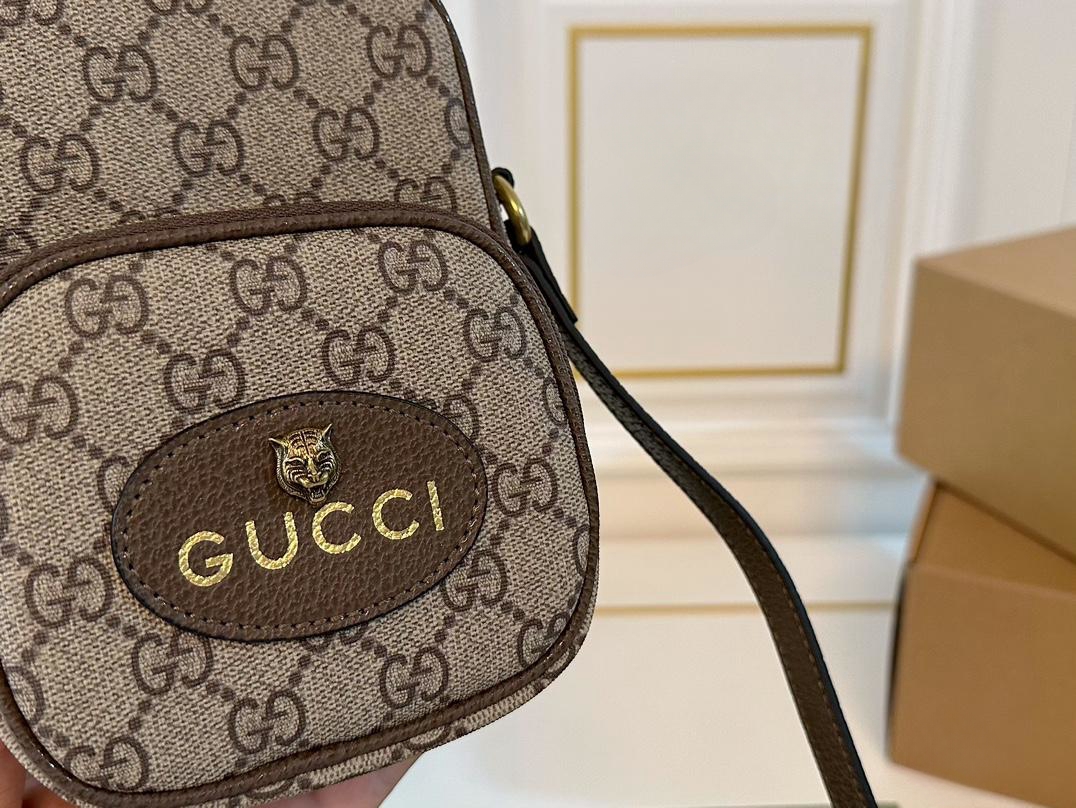 【GUCCI 公式旗艦店】グッチ 斜めがけバッグ 当日出荷 好評に付き再入荷！12*17CM  240724