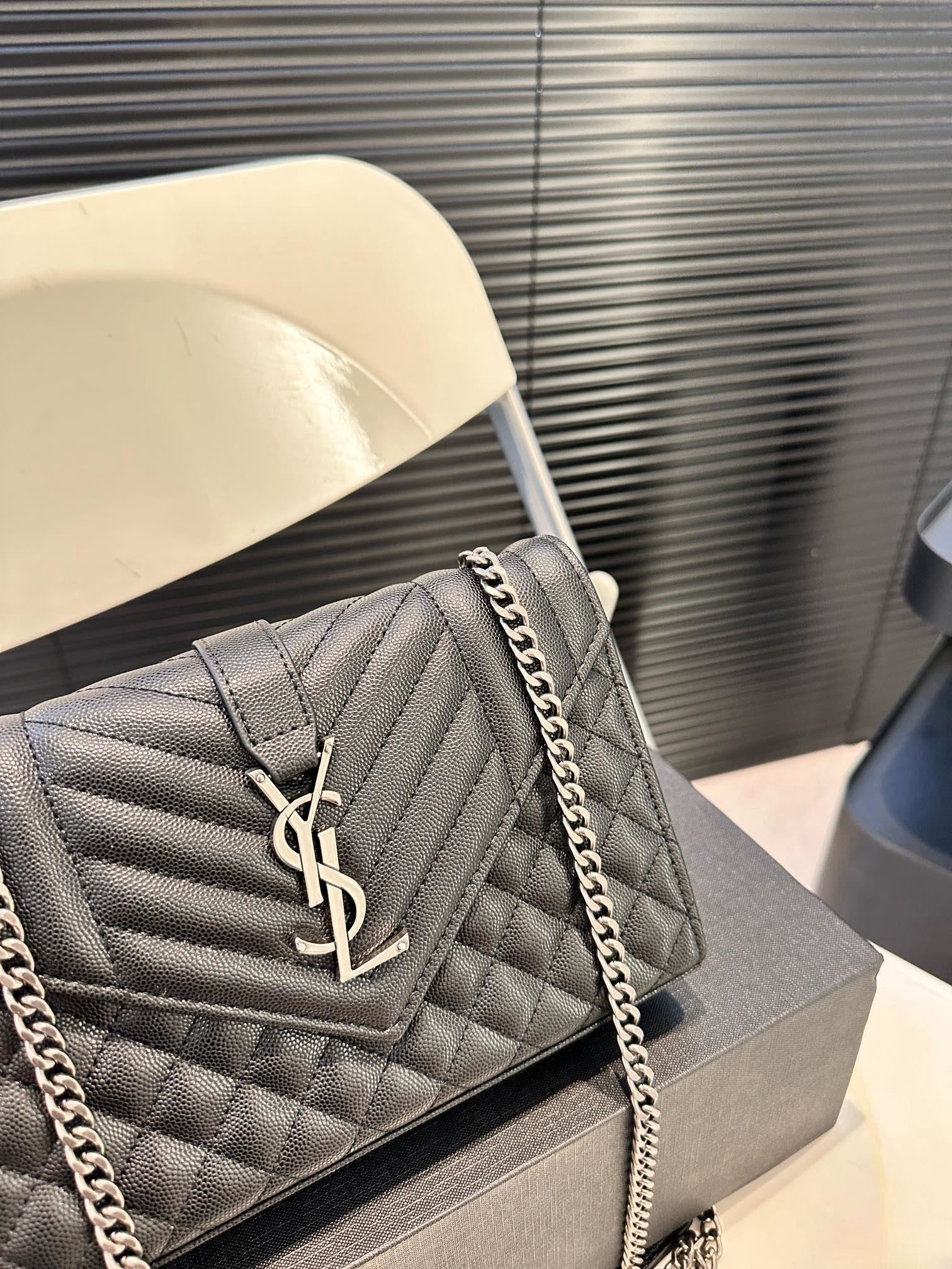 【YSL SAINT LAURENT 公式旗艦店】サンローラン   斜めがけバッグ 当日出荷 好評に付き再入荷！21*15CM  1240722