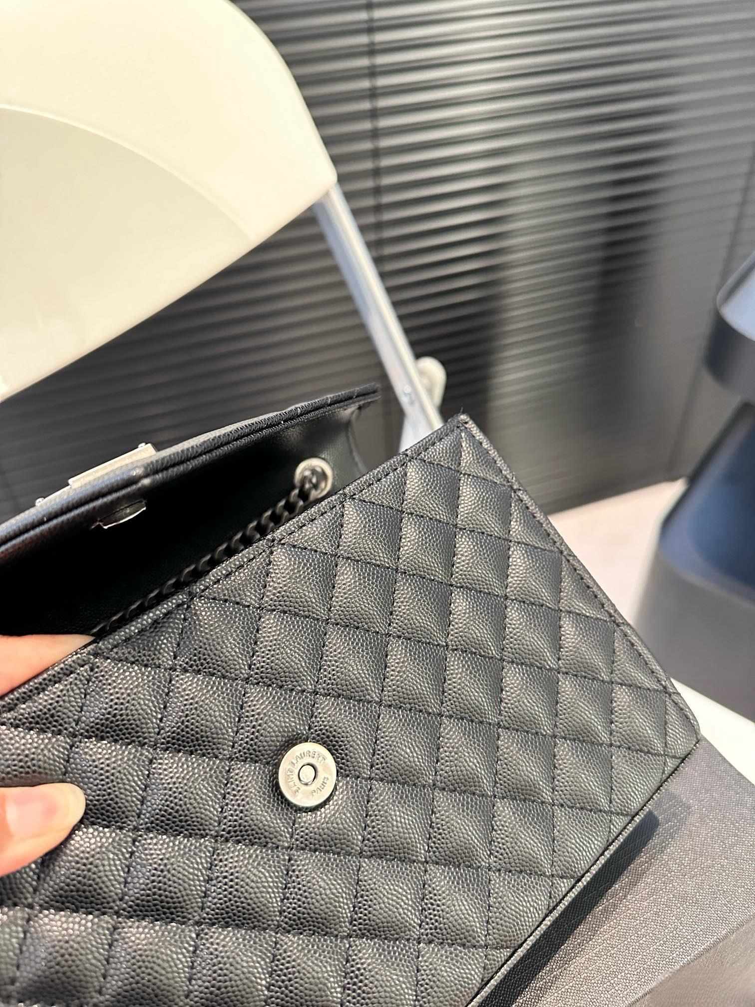 【YSL SAINT LAURENT 公式旗艦店】サンローラン   斜めがけバッグ 当日出荷 好評に付き再入荷！21*15CM  1240722