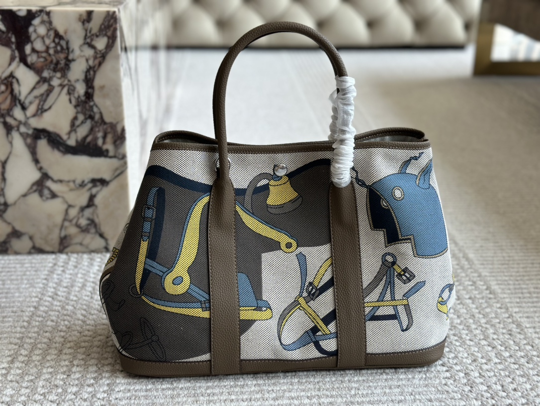 【Hermès 公式旗艦店】エルメス ハンドバッグ 当日出荷 好評に付き再入荷！36*25CM  240724