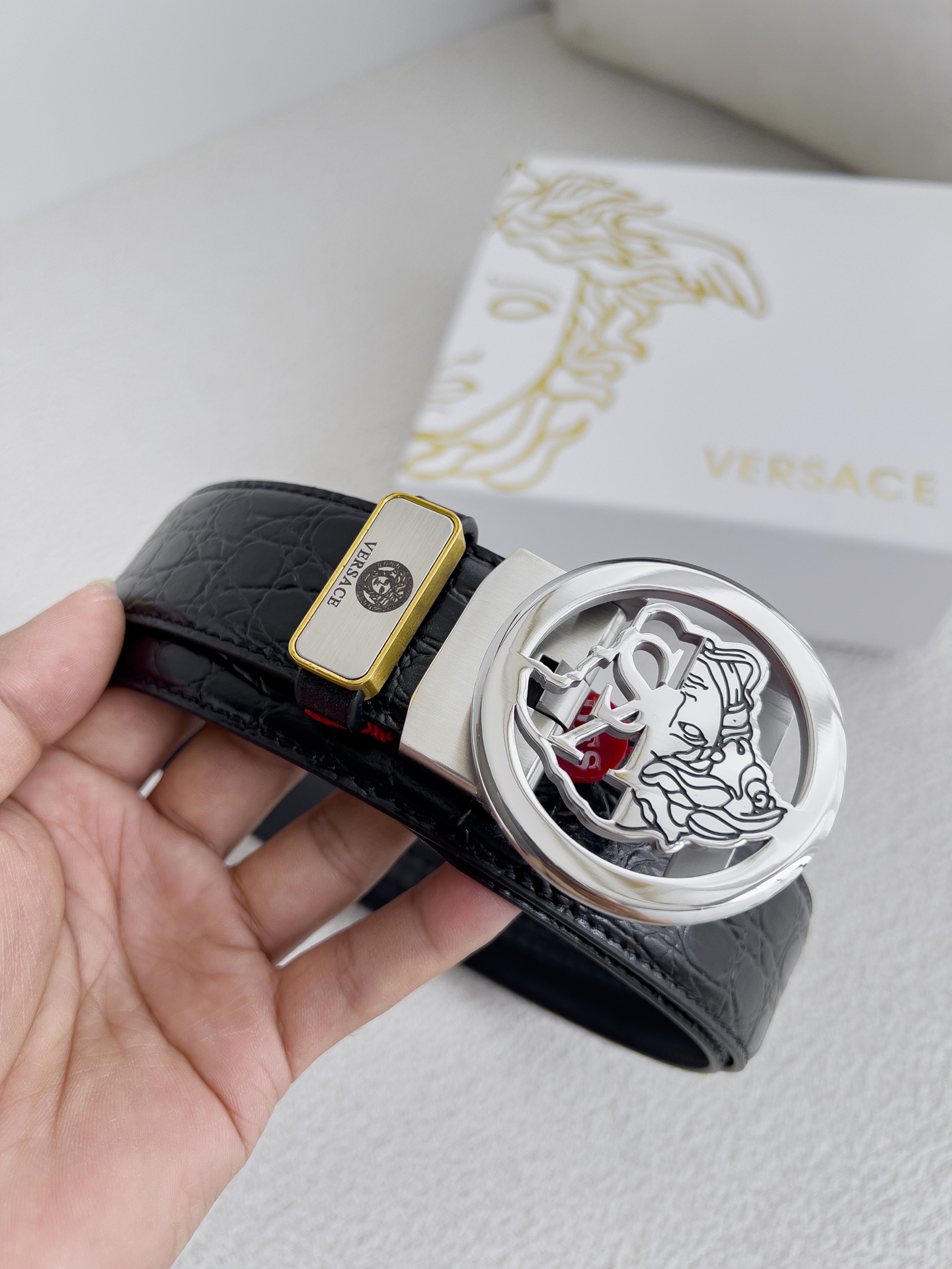 【VERSACE】(ヴェルサーチ) 3.5cmベルト メンズ 240903