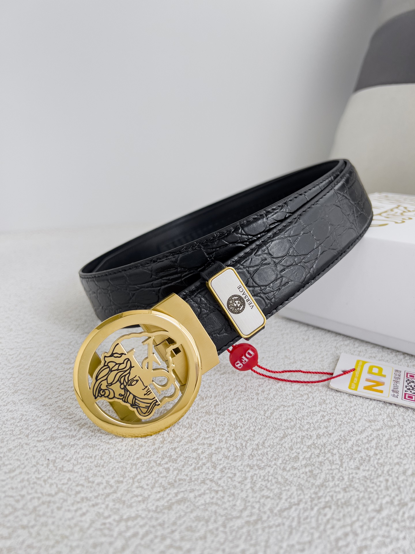 【VERSACE】(ヴェルサーチ) 3.5cmベルト メンズ 240903