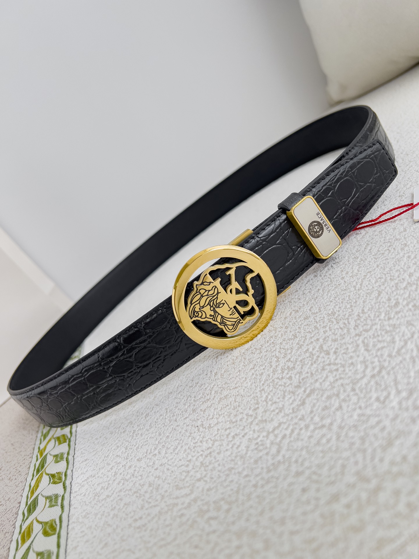 【VERSACE】(ヴェルサーチ) 3.5cmベルト メンズ 240903