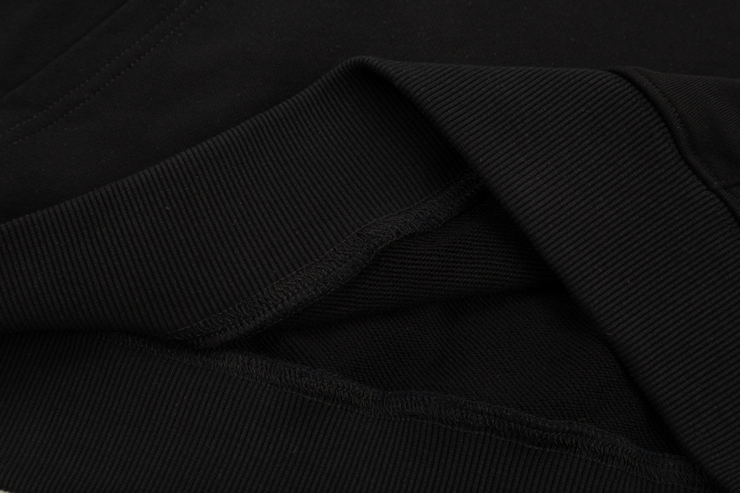 【BURBERRY 公式旗艦店】バーバリー パーカースウェットご好評に付き再入荷 240805