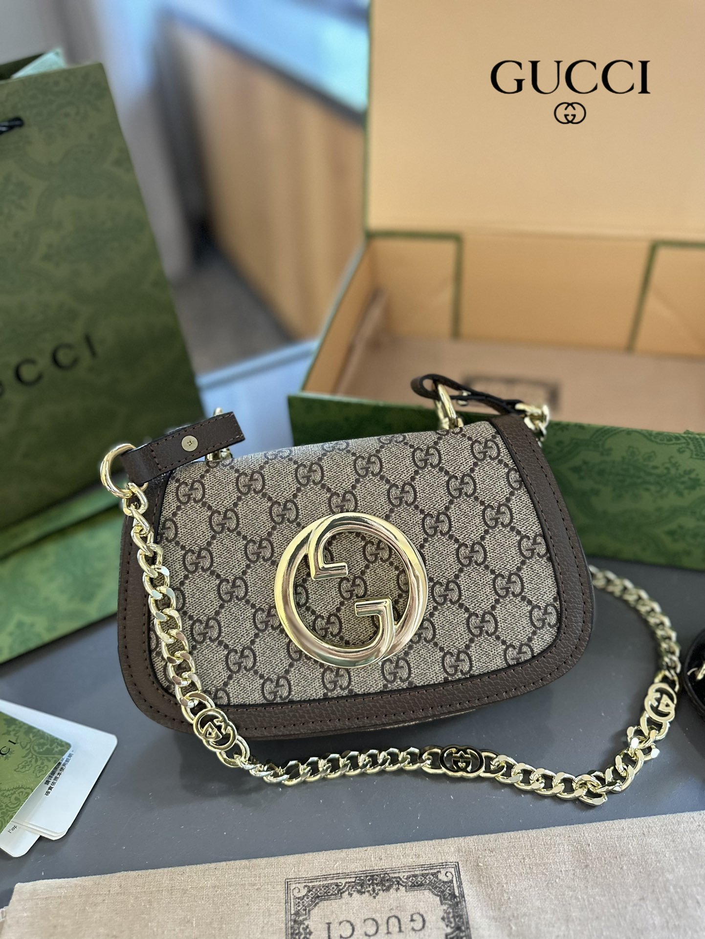 【GUCCI 公式旗艦店】グッチ 斜めがけバッグ 当日出荷 好評に付き再入荷！23CM  240724