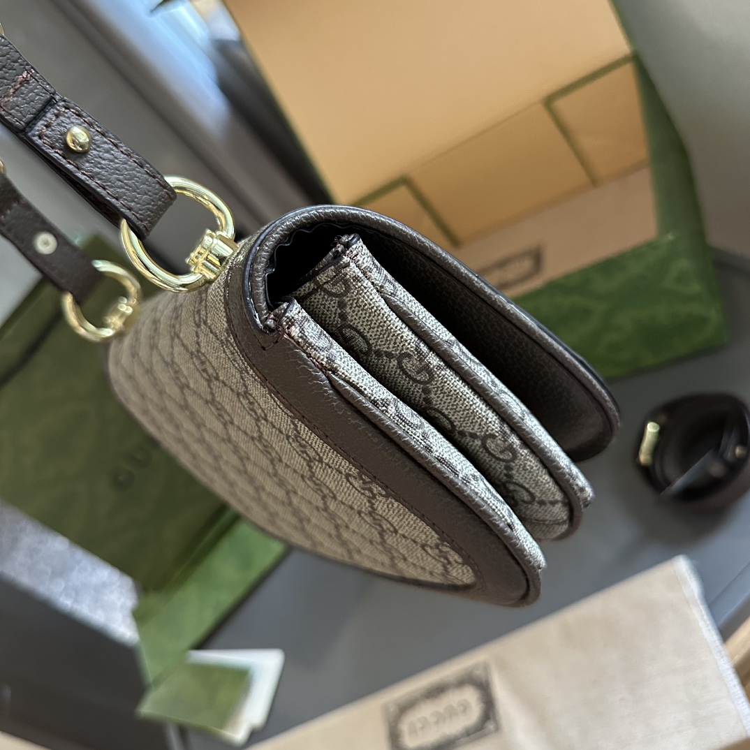 【GUCCI 公式旗艦店】グッチ 斜めがけバッグ 当日出荷 好評に付き再入荷！23CM  240724