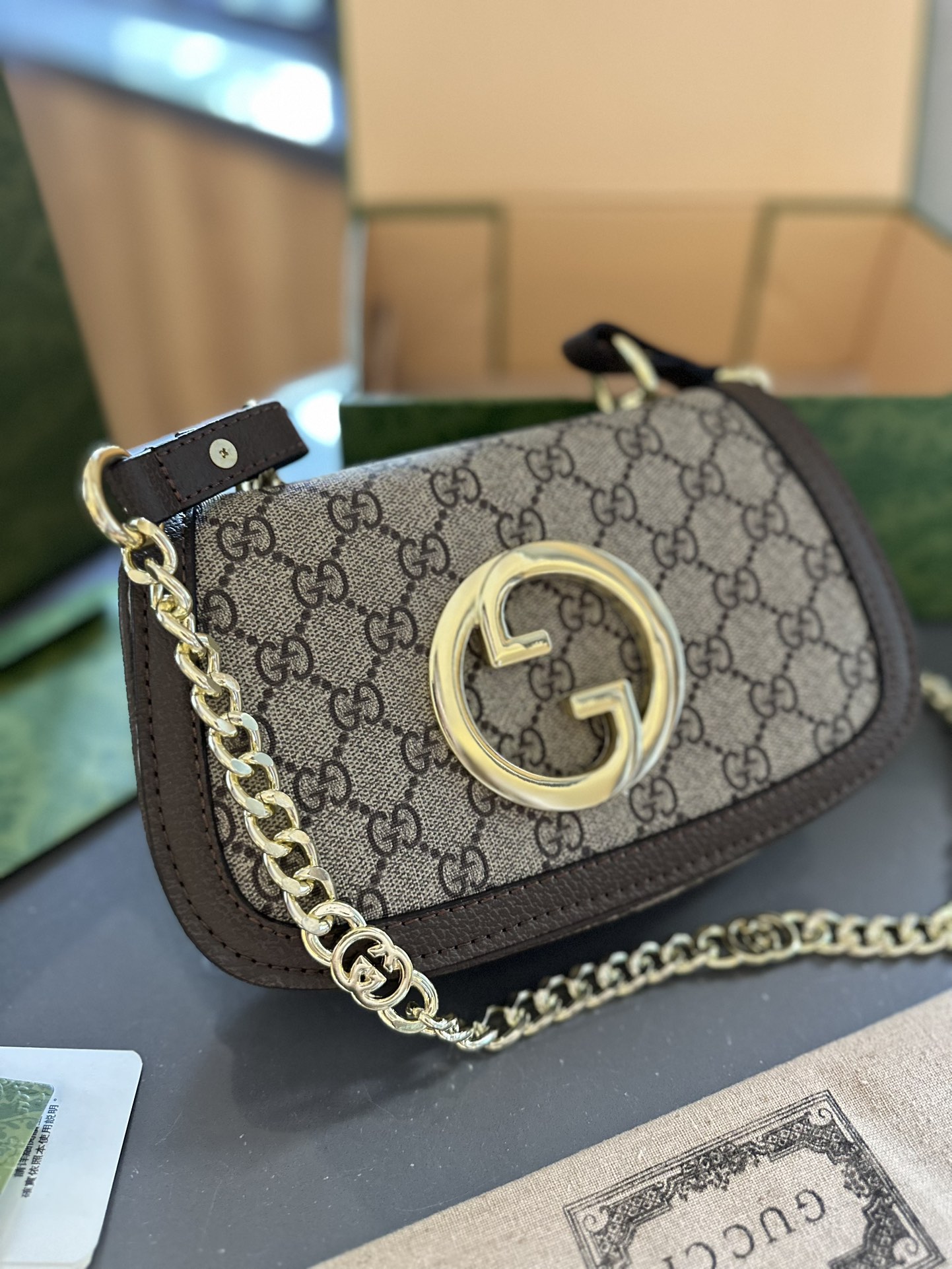 【GUCCI 公式旗艦店】グッチ 斜めがけバッグ 当日出荷 好評に付き再入荷！23CM  240724