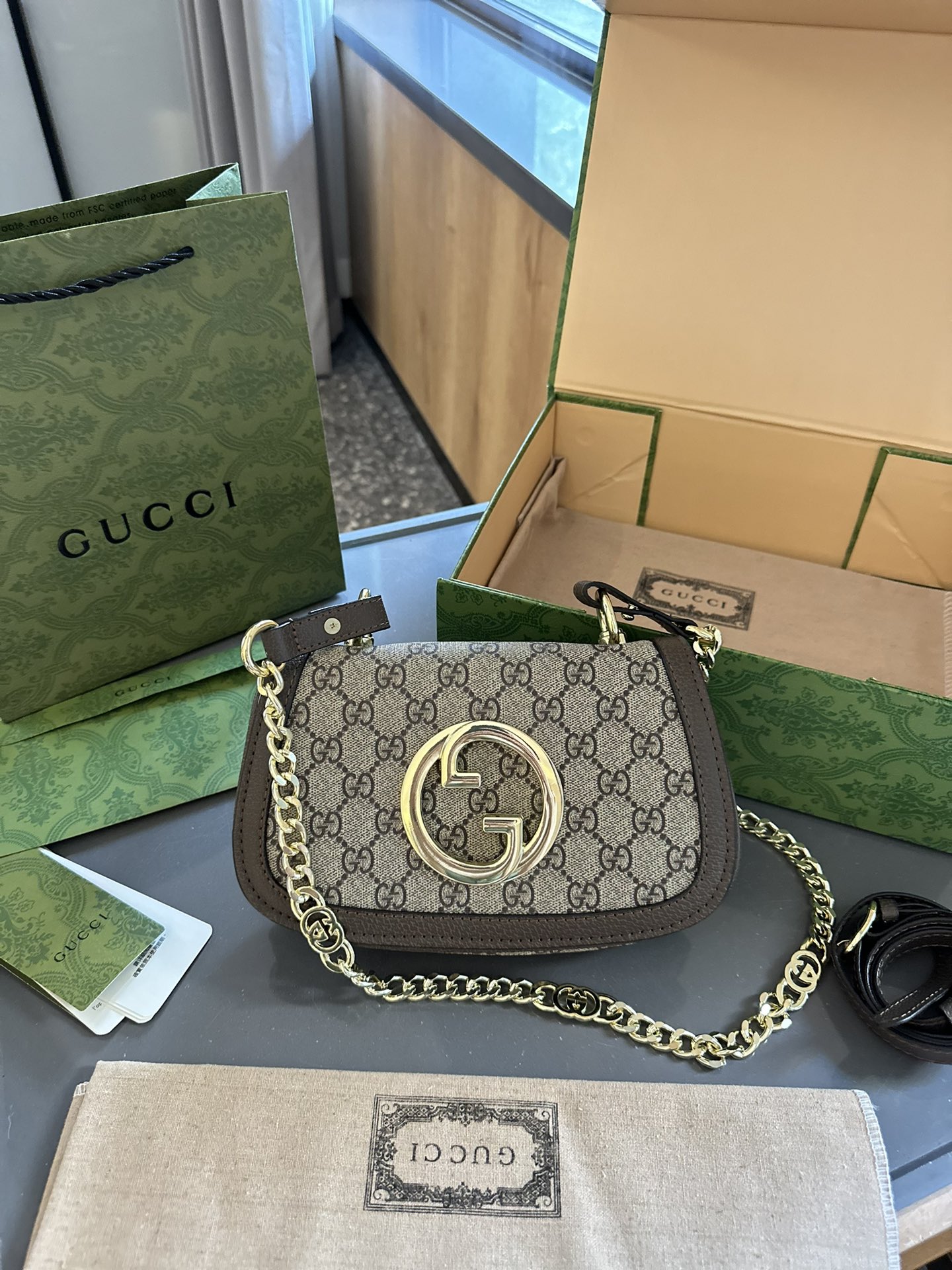 【GUCCI 公式旗艦店】グッチ 斜めがけバッグ 当日出荷 好評に付き再入荷！23CM  240724