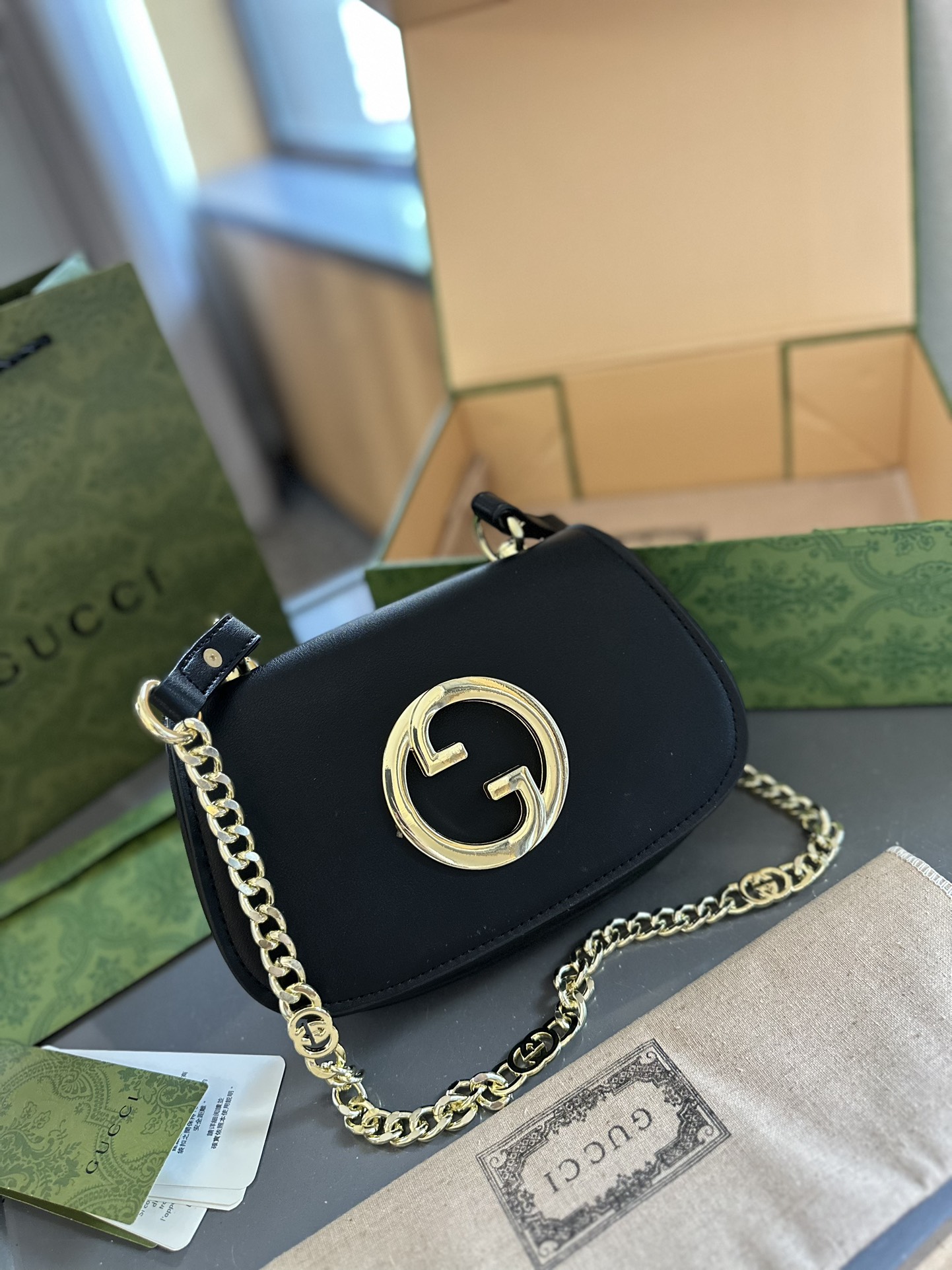 【GUCCI 公式旗艦店】グッチ 斜めがけバッグ 当日出荷 好評に付き再入荷！23CM  240724